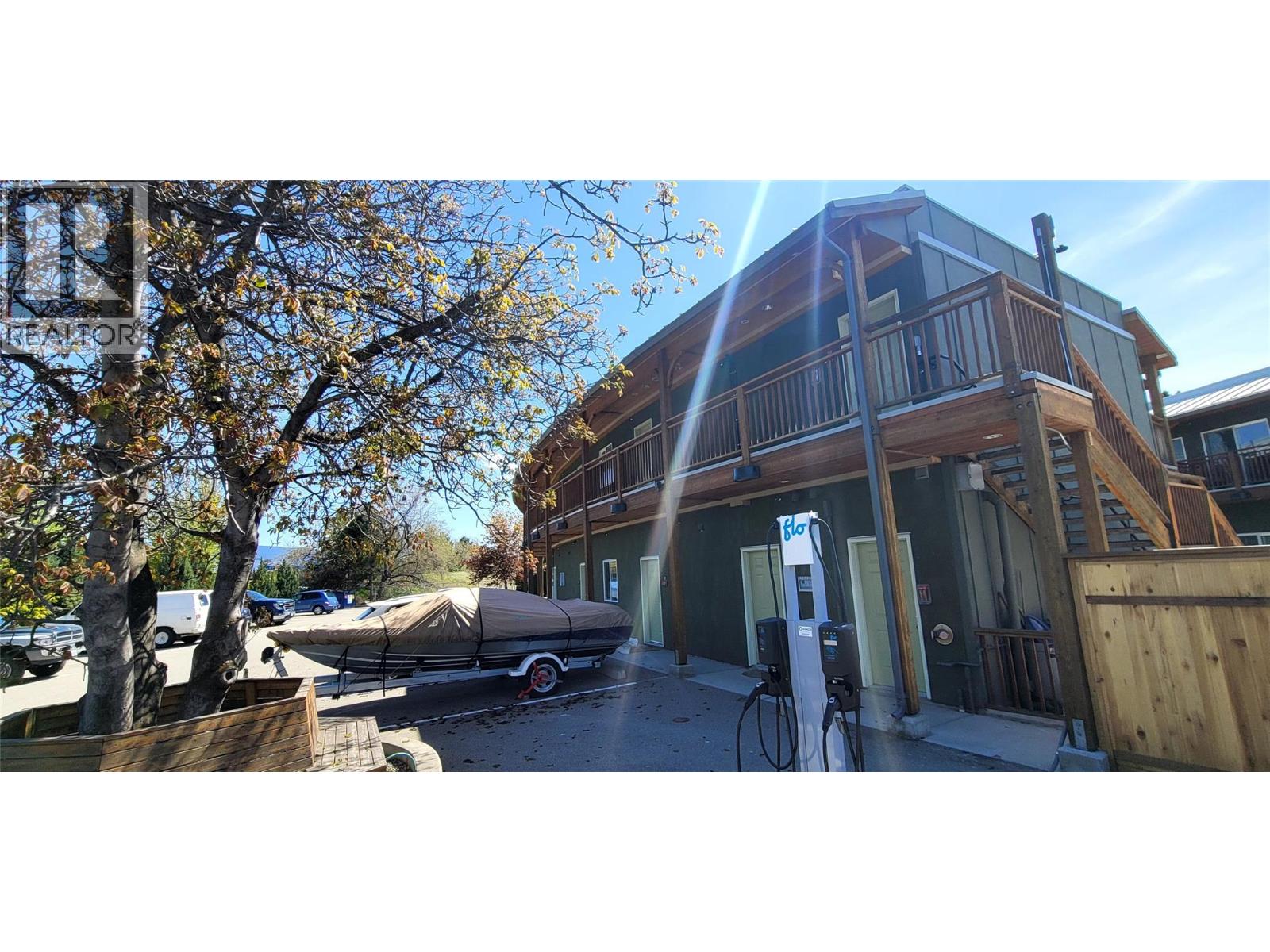 6203 Willow Avenue, Summerland