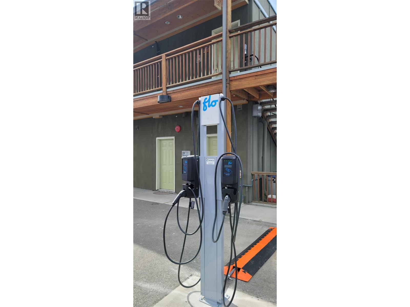 6203 Willow Avenue, Summerland