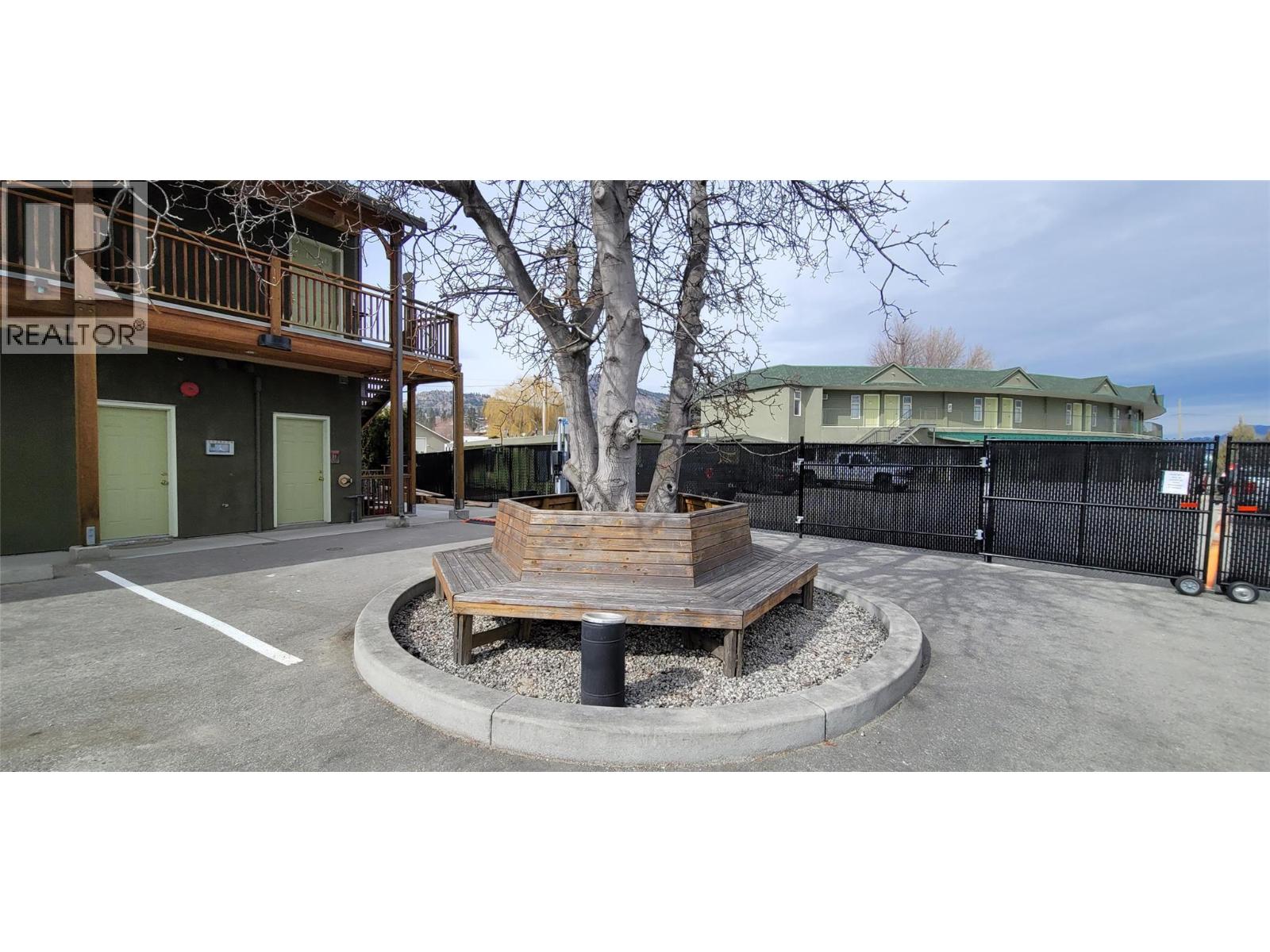 6203 Willow Avenue, Summerland