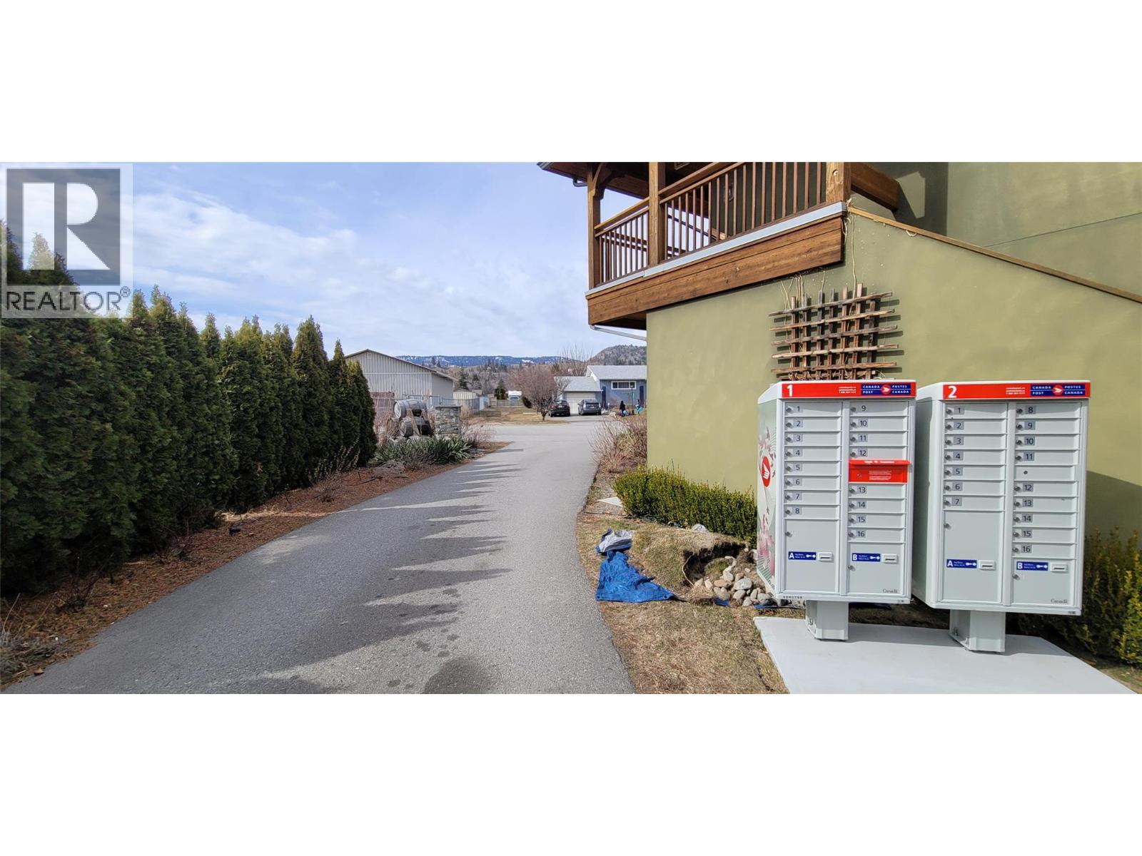 6203 Willow Avenue, Summerland