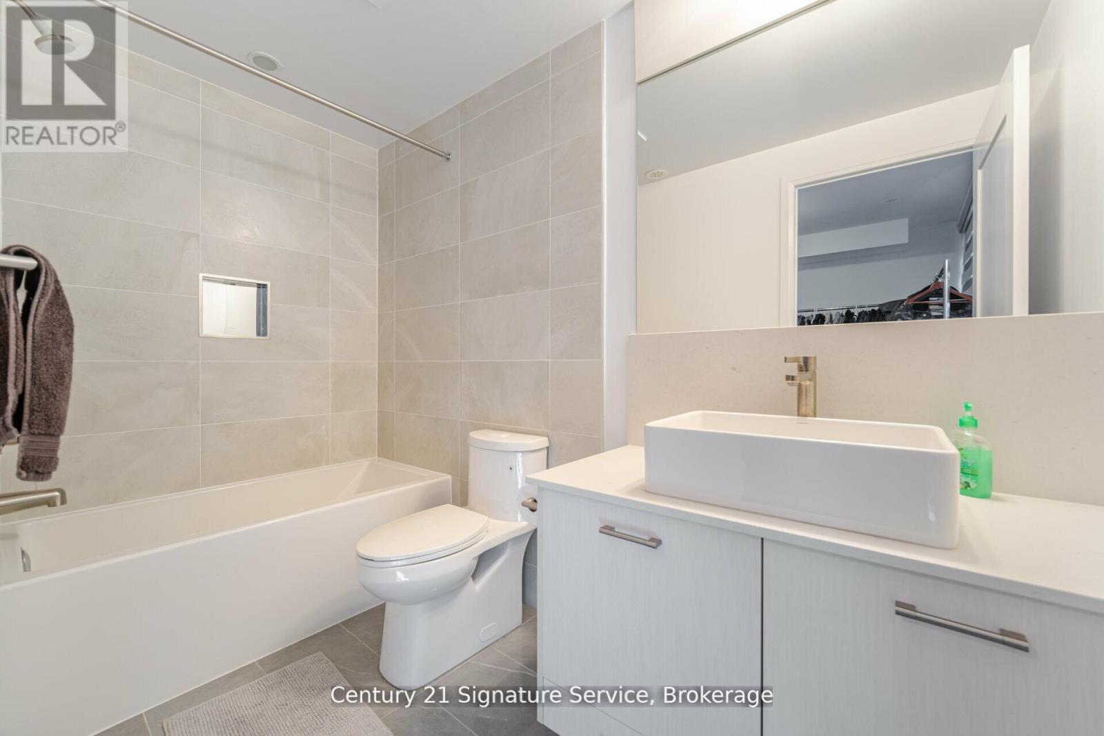 #TH05 101 ERSKINE AVENUE - 19