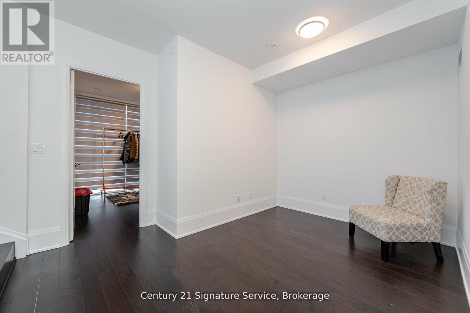 #TH05 101 ERSKINE AVENUE - 22