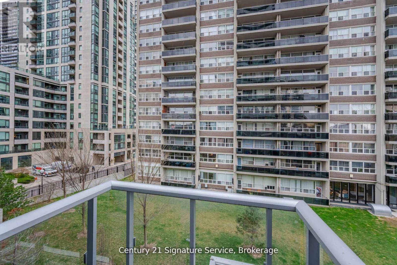 #TH05 101 ERSKINE AVENUE - 24