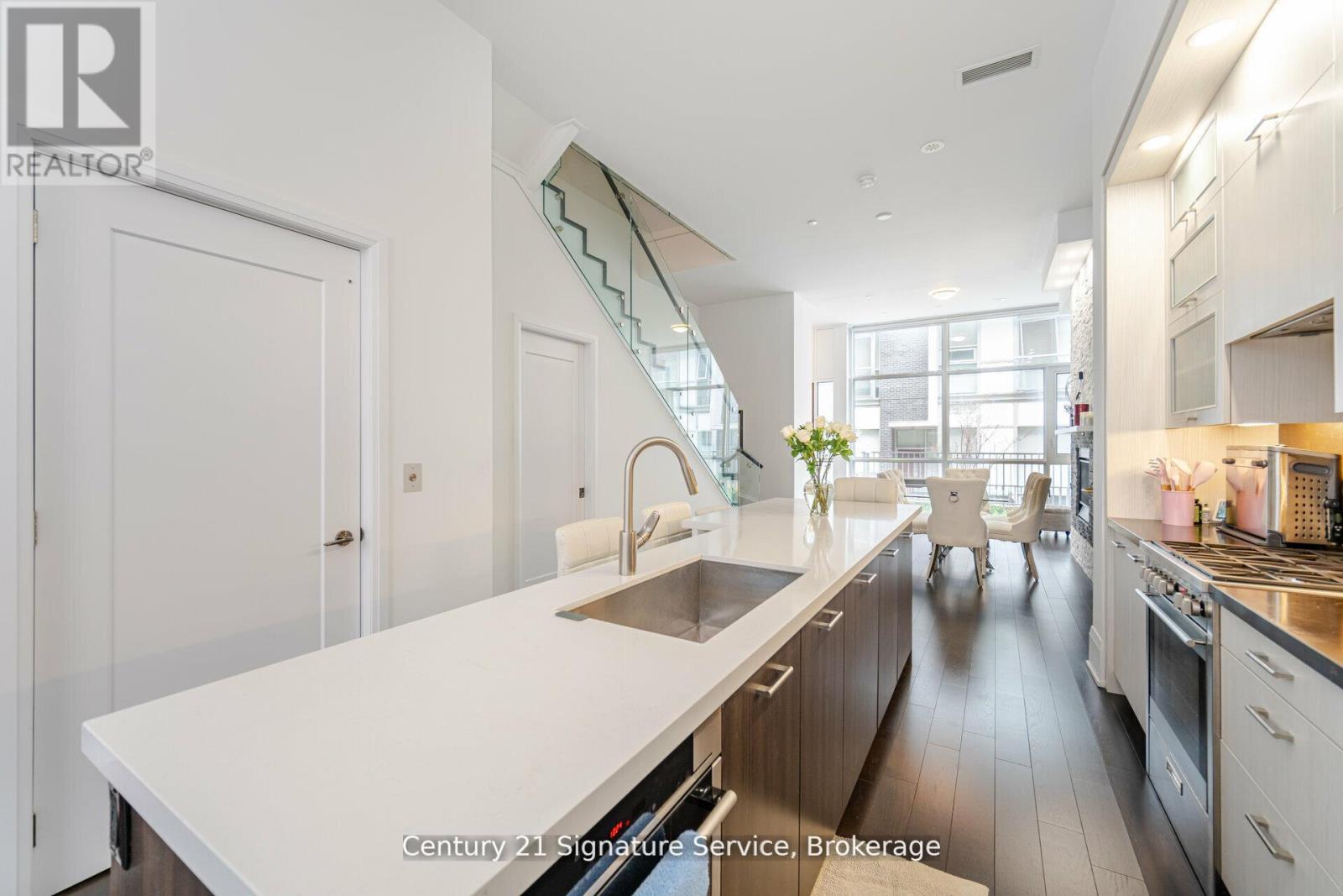#TH05 101 ERSKINE AVENUE - 7