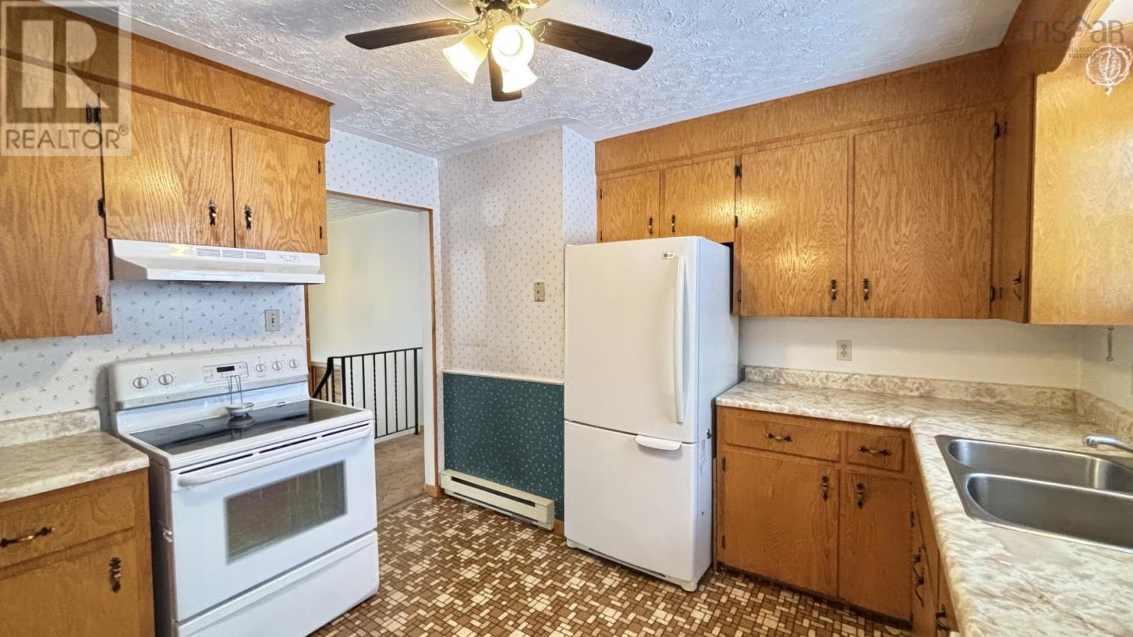 Property 13 of 45 of 82 Highbury Road