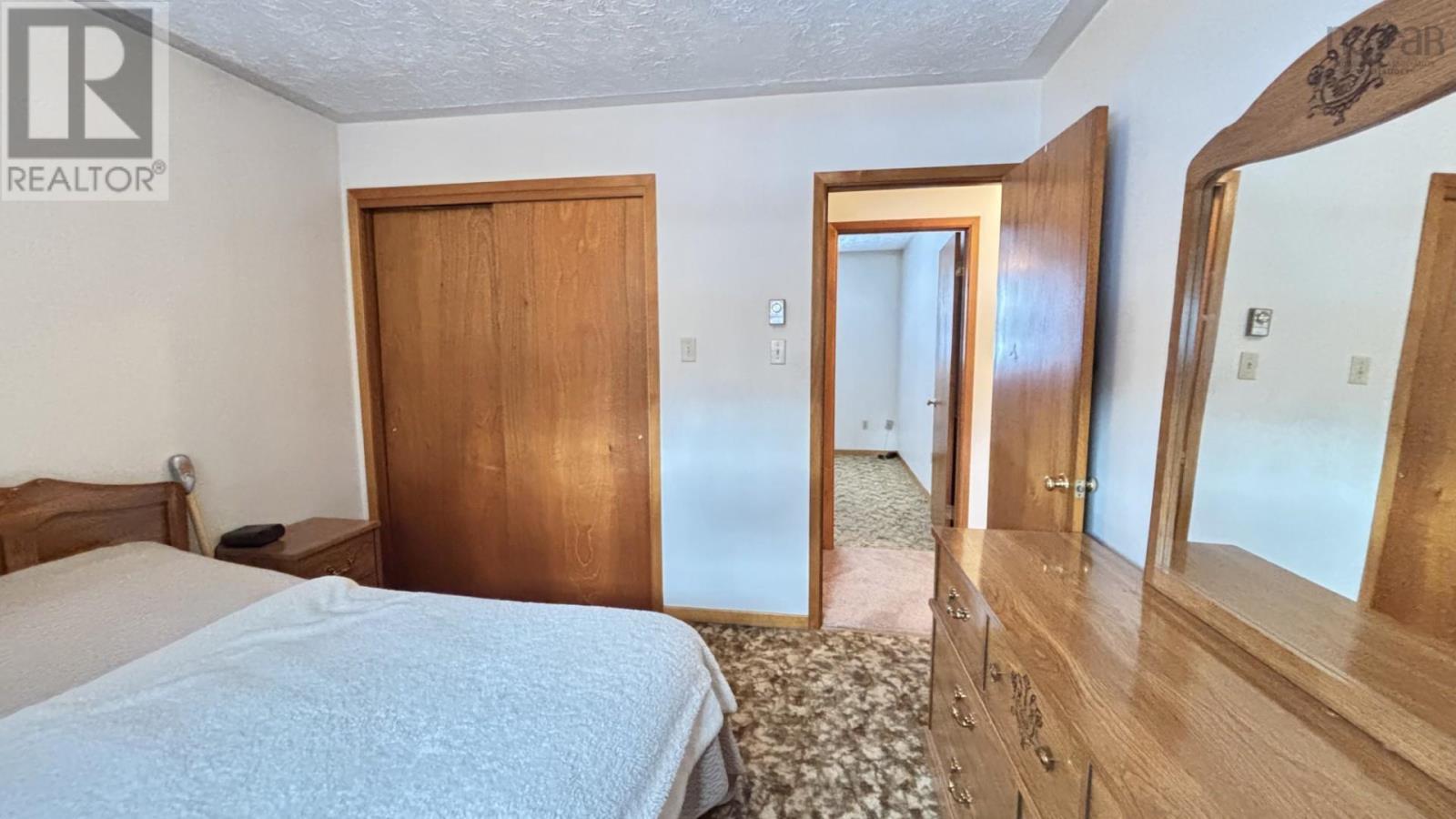 Property 29 of 45 of 82 Highbury Road