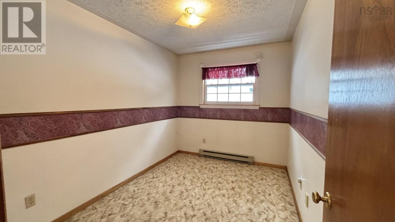 Property 31 of 45 of 82 Highbury Road