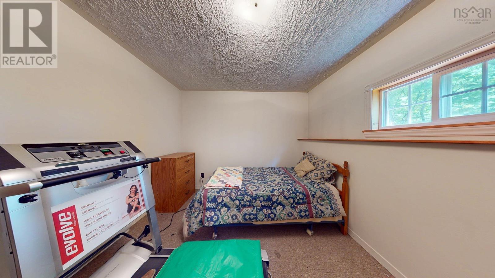 Property 39 of 45 of 82 Highbury Road