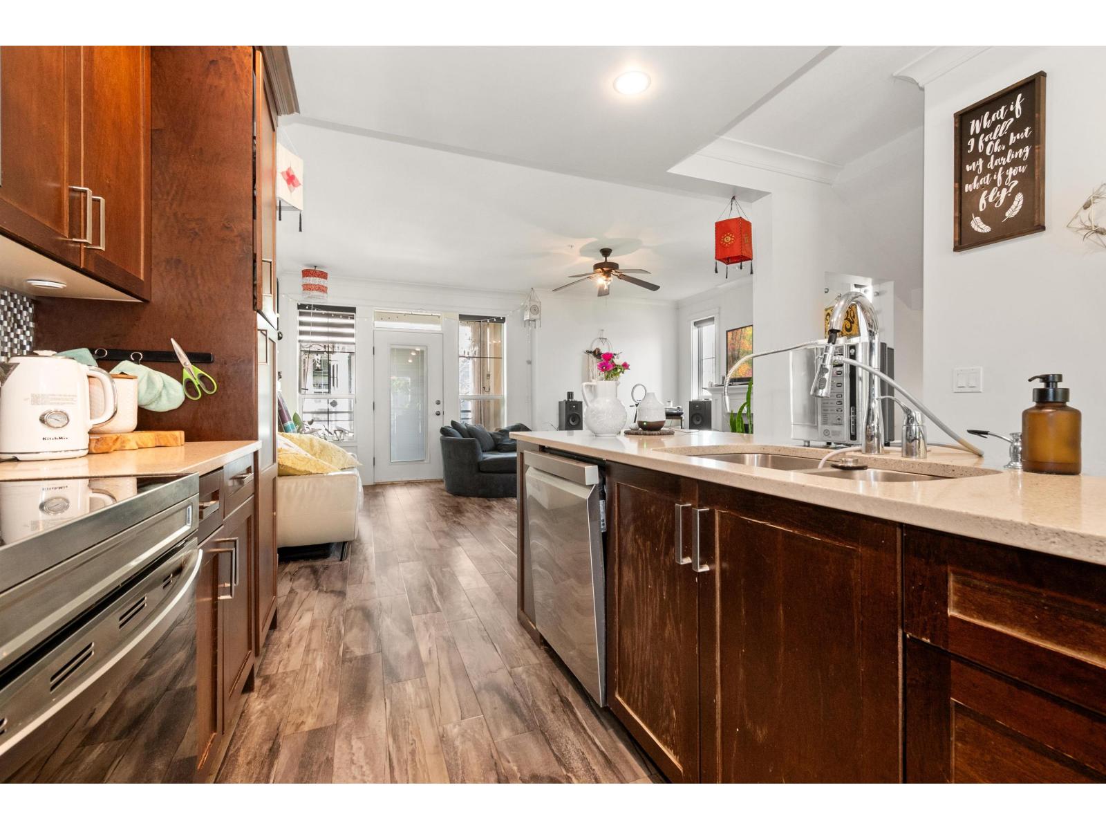 43 45290 SOOWAHLIE CRESCENT, Garrison Crossing, Chilliwack