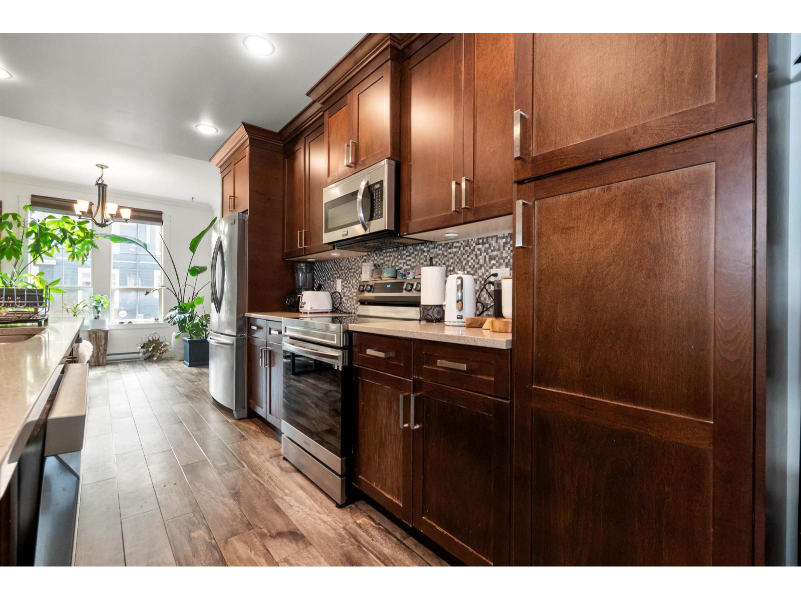 43 45290 SOOWAHLIE CRESCENT, Garrison Crossing, Chilliwack