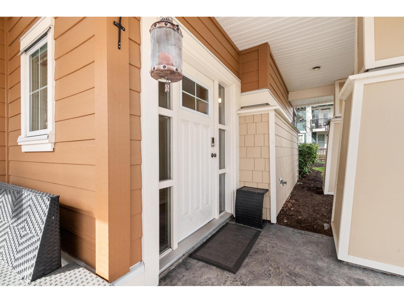 43 45290 SOOWAHLIE CRESCENT, Garrison Crossing, Chilliwack