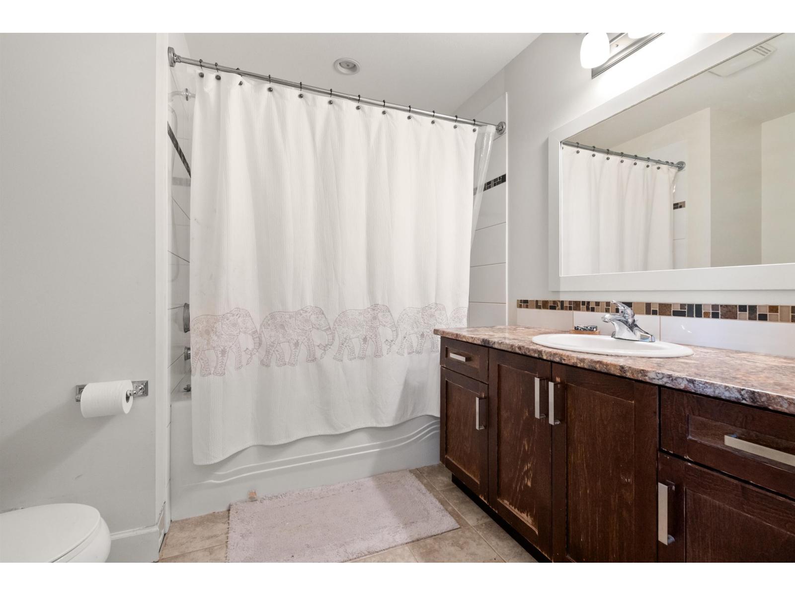 43 45290 SOOWAHLIE CRESCENT, Garrison Crossing, Chilliwack