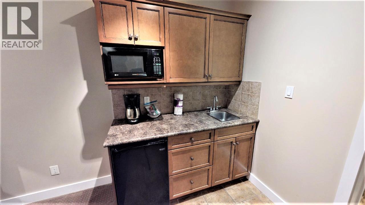 416 D 400 BIGHORN Boulevard, Radium Hot Springs