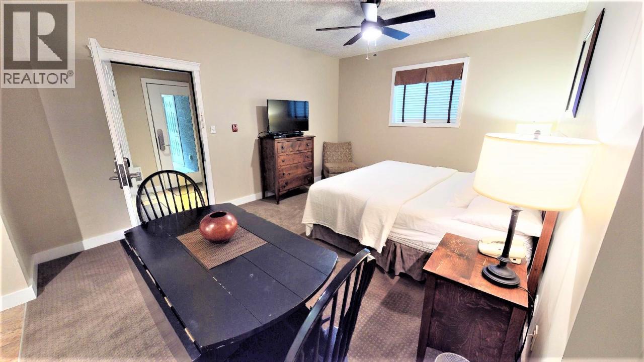 416 D 400 BIGHORN Boulevard, Radium Hot Springs