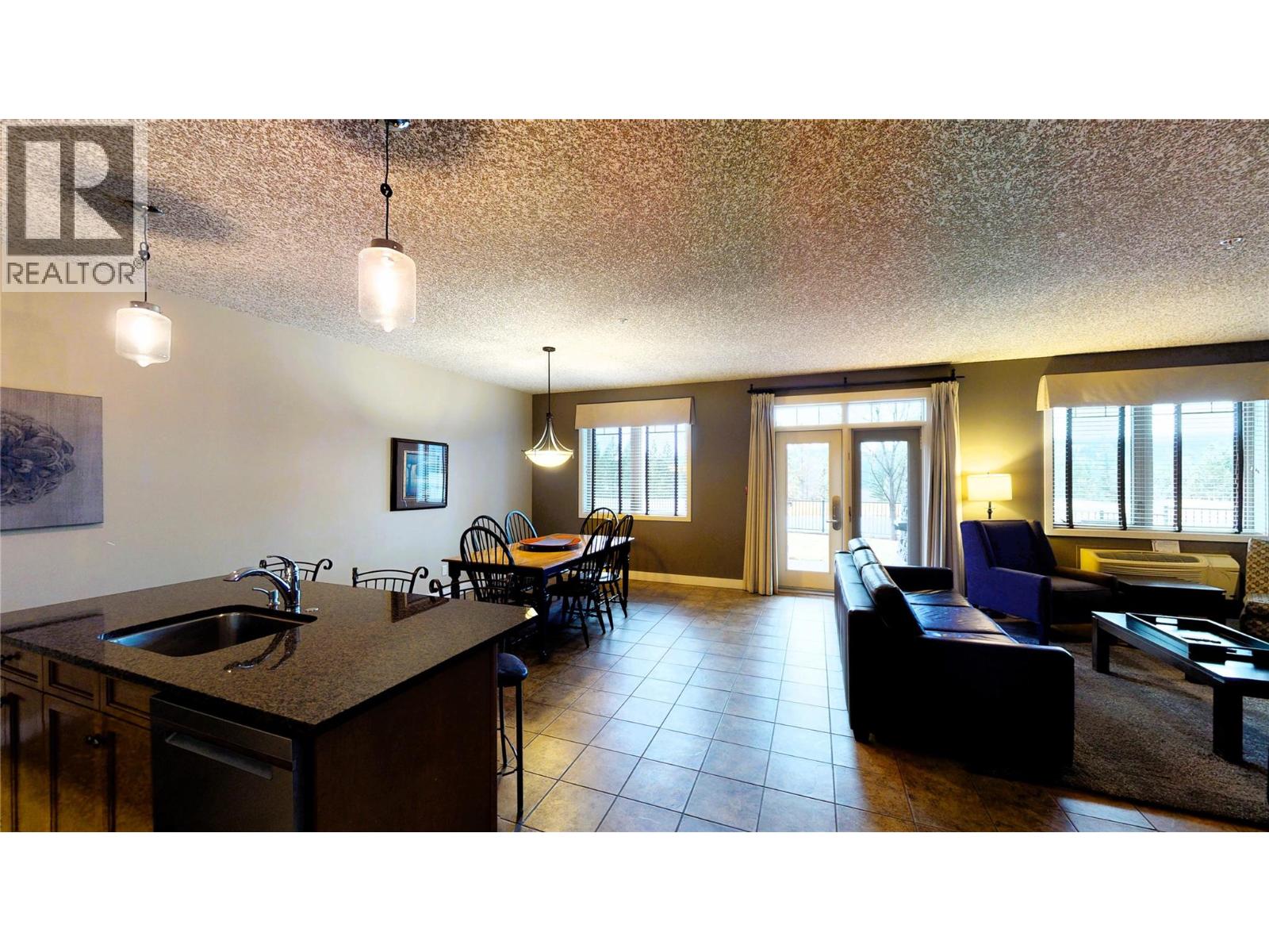 416 D 400 BIGHORN Boulevard, Radium Hot Springs