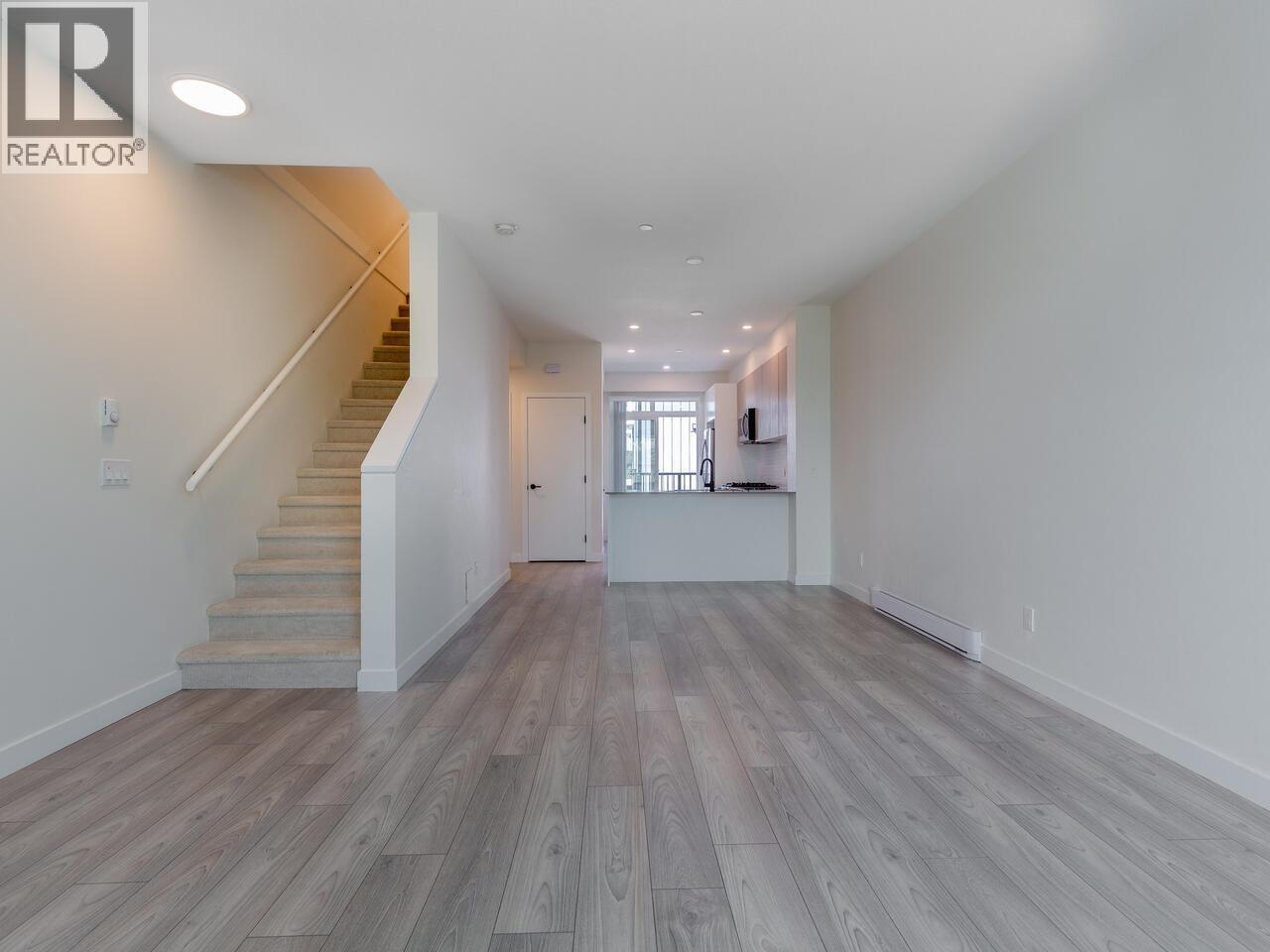 14 488 FURNESS STREET, New Westminster