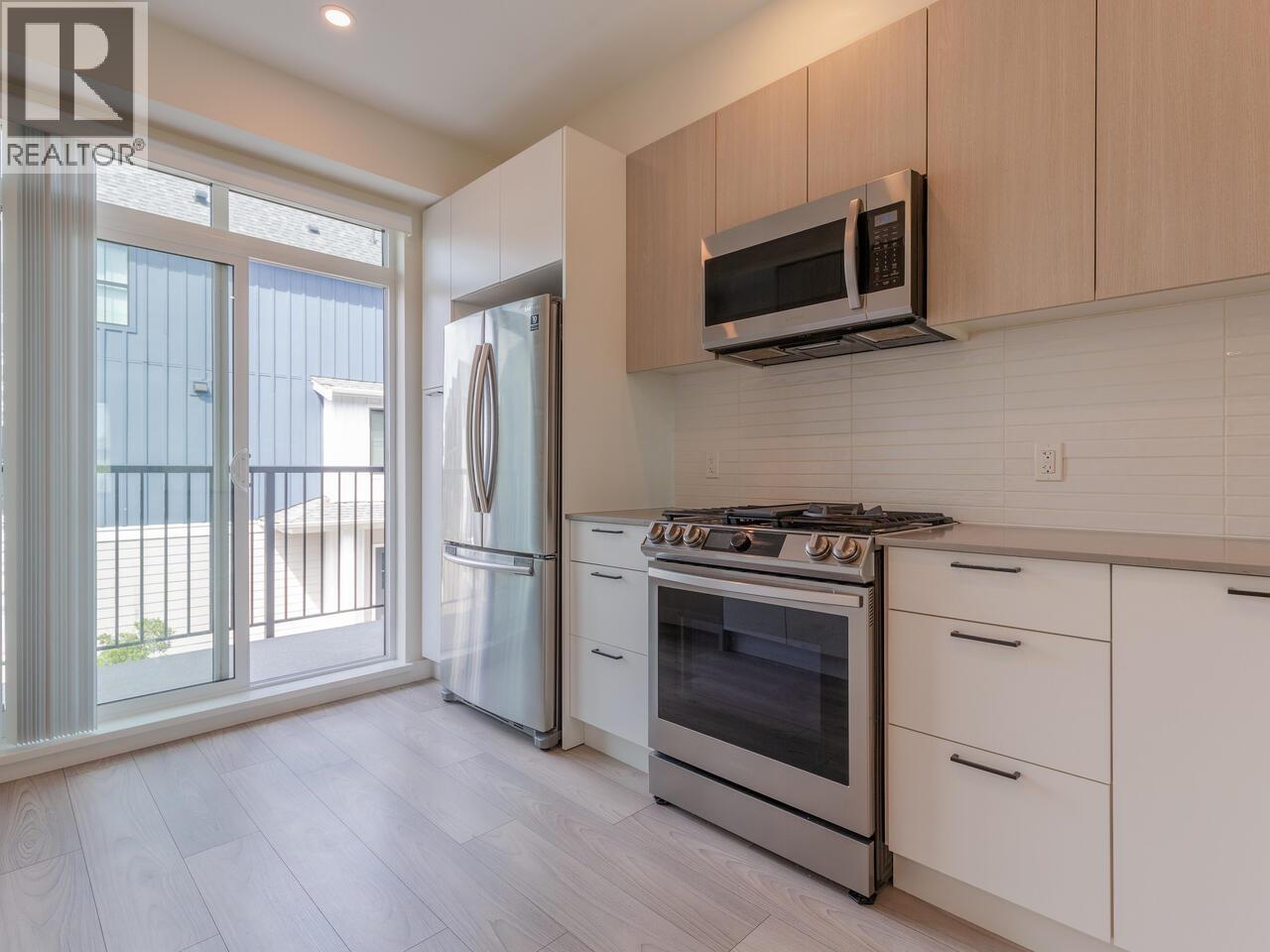 14 488 FURNESS STREET, New Westminster