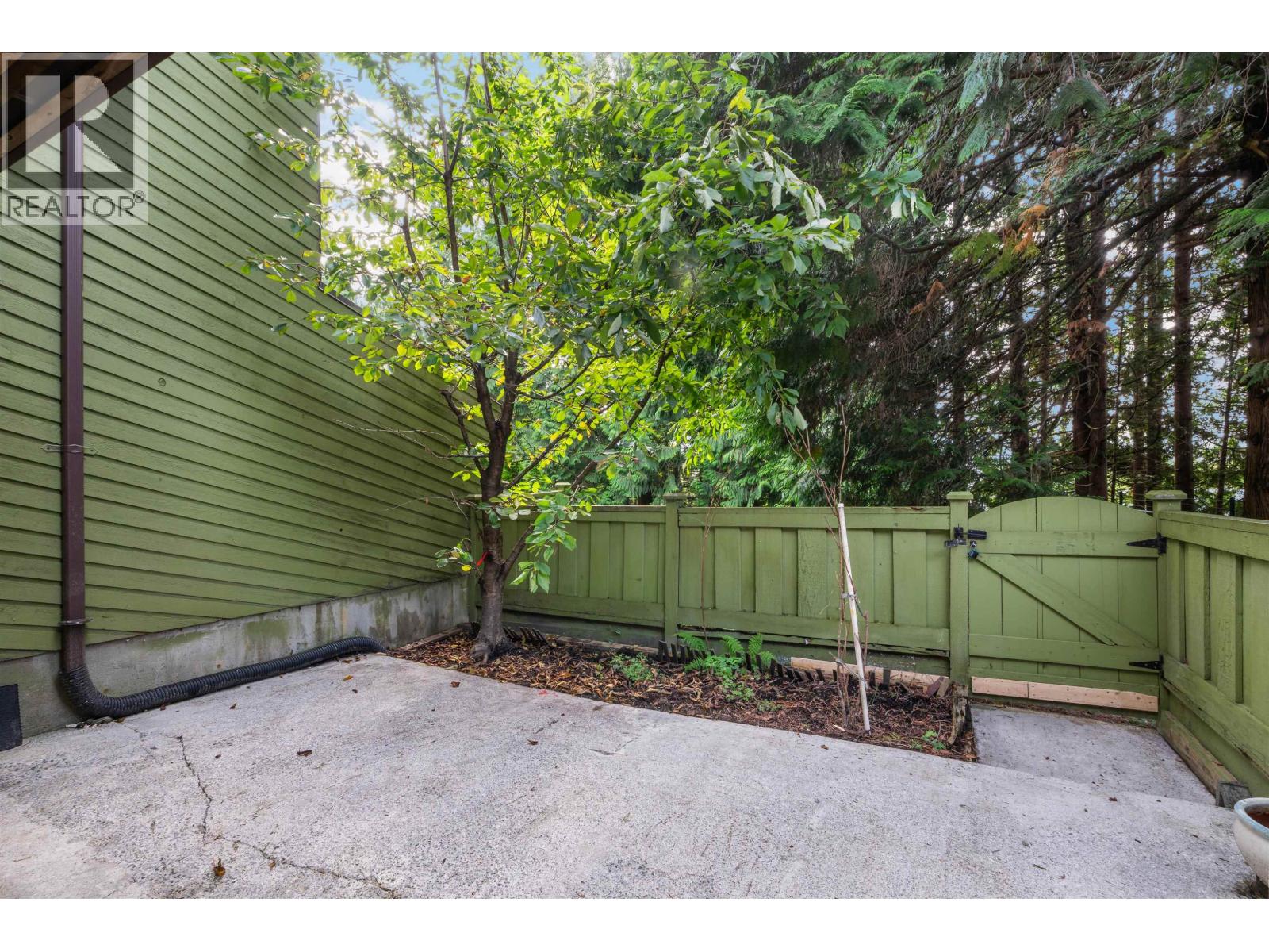 2690 KINGSFORD AVENUE, Burnaby