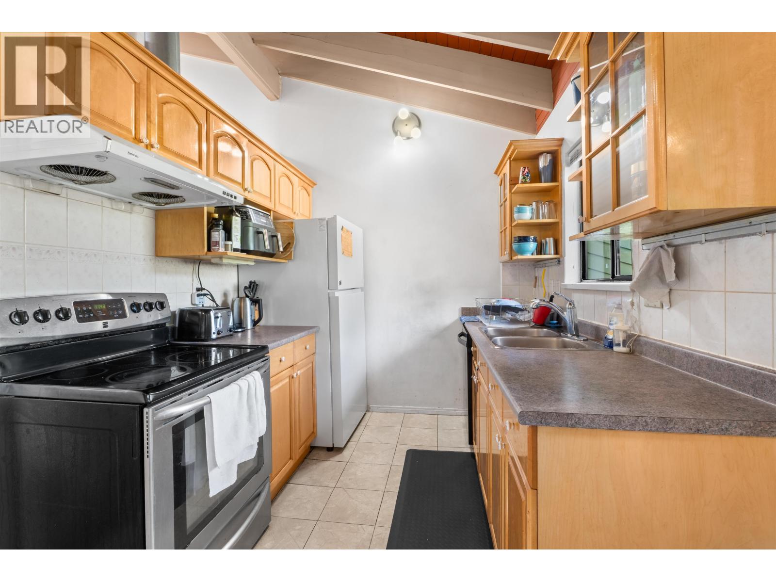 2690 KINGSFORD AVENUE, Burnaby