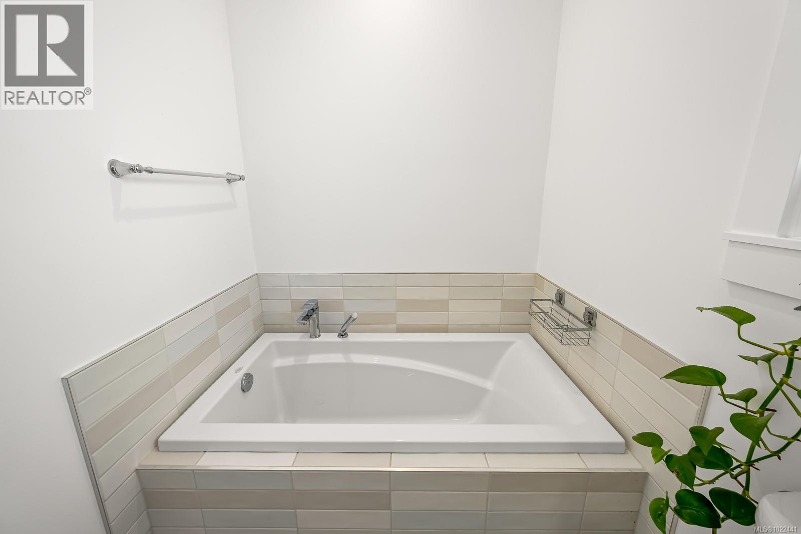 3366 Marygrove Dr, Courtenay