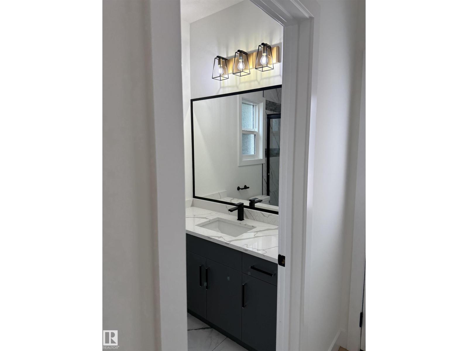 11927 123 ST NW, Edmonton