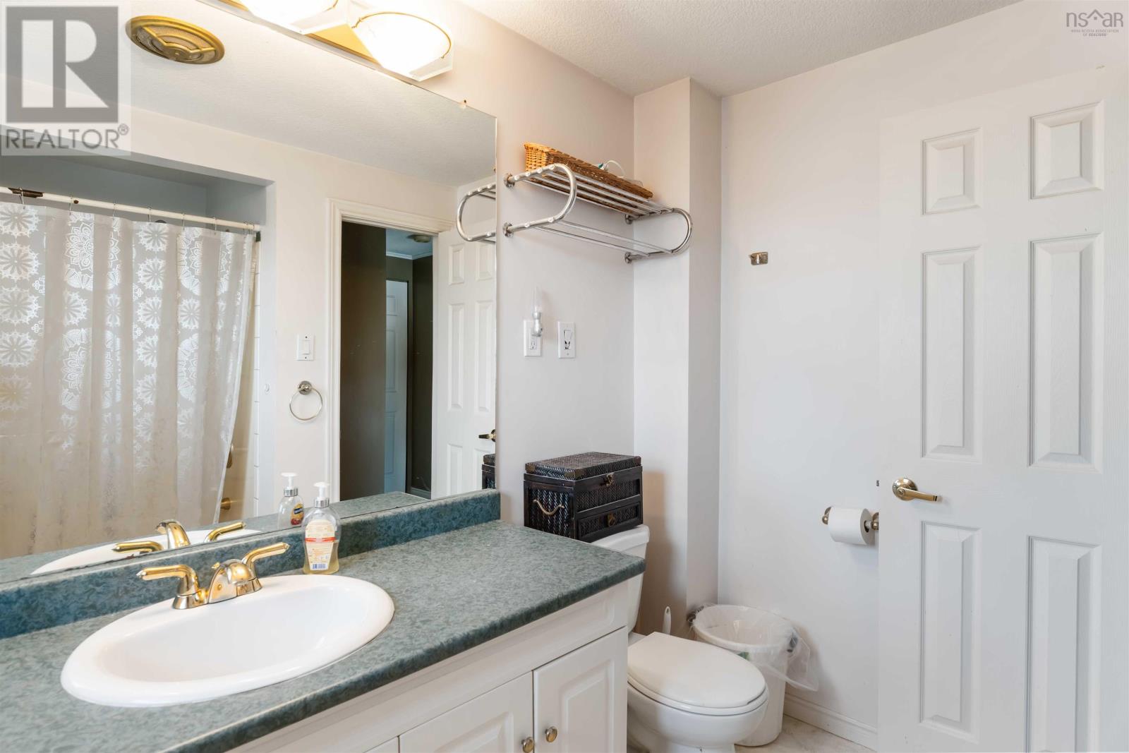 Property 18 of 26 of 19 Hillside Drive