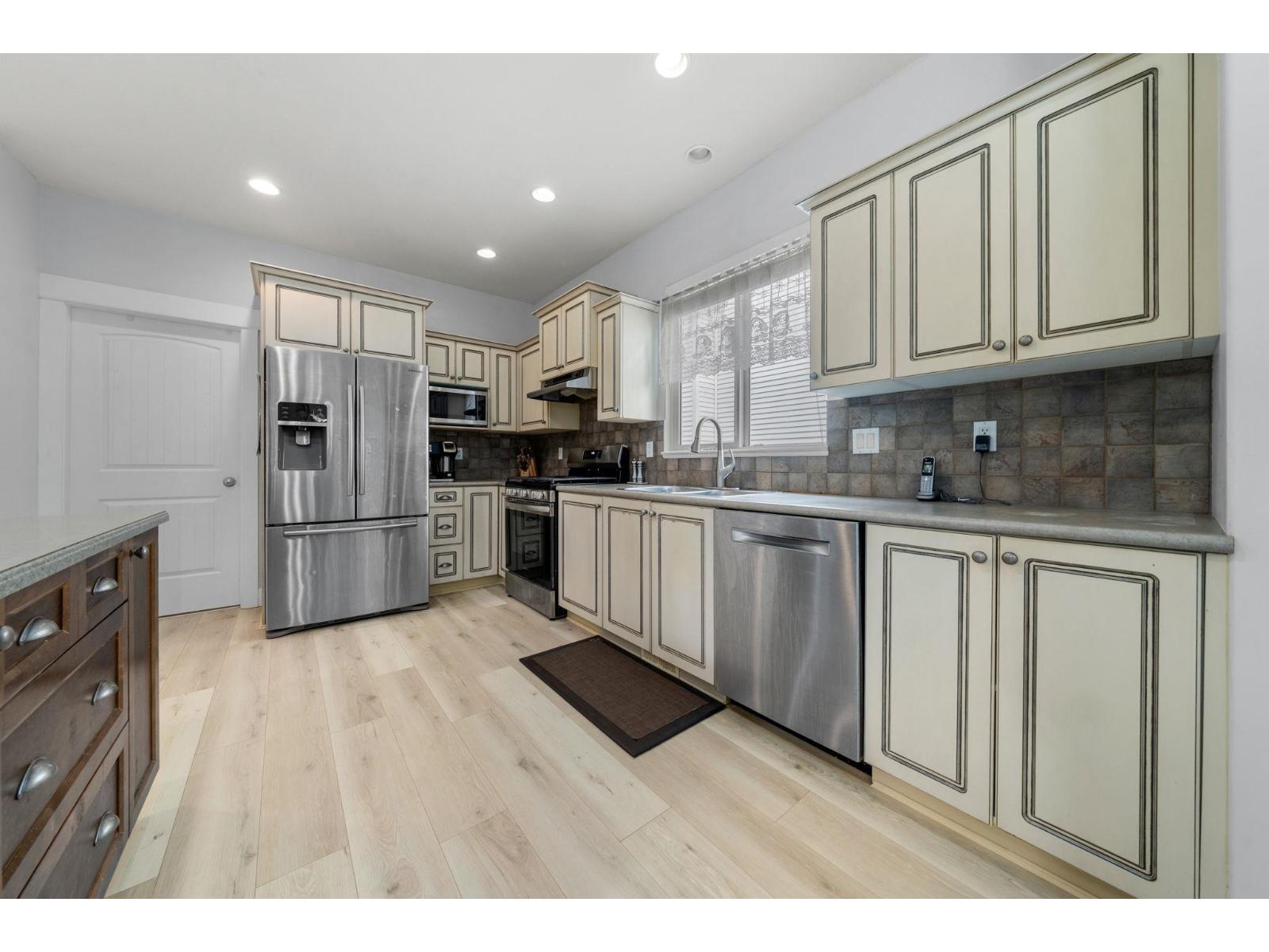 6942 198B STREET, Langley