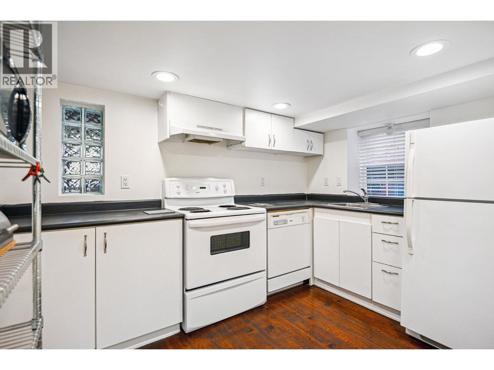 4533 W 8TH AVENUE, Vancouver