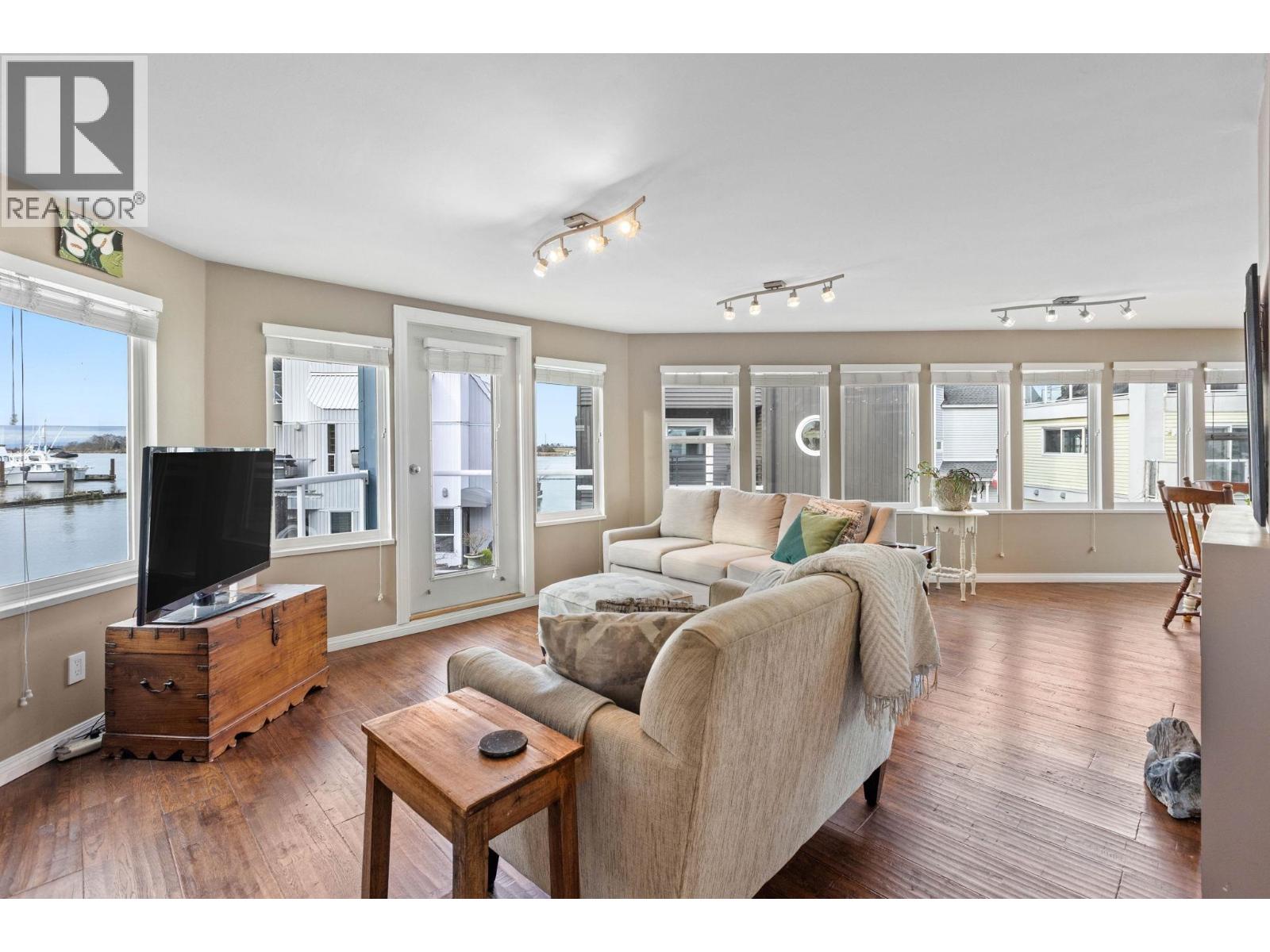 #13-3459 RIVER Road West, Delta