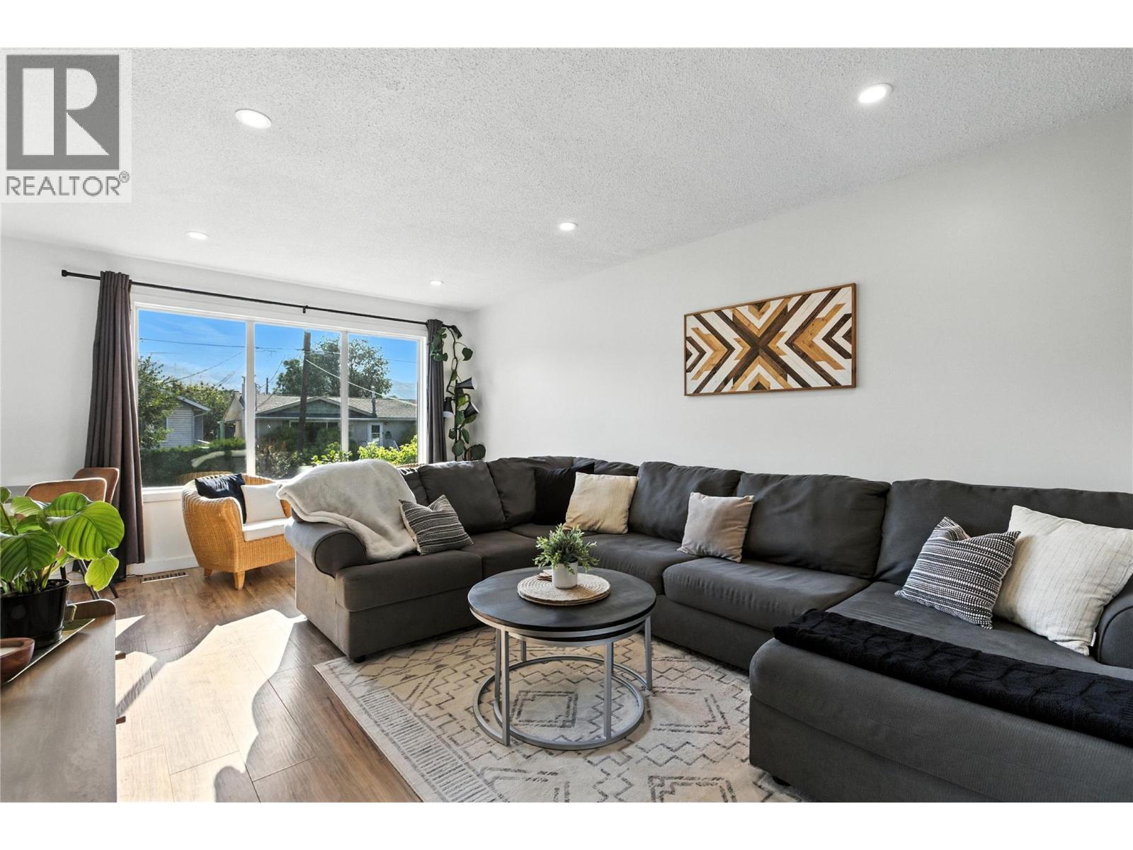 318 LINDEN Avenue, Kamloops