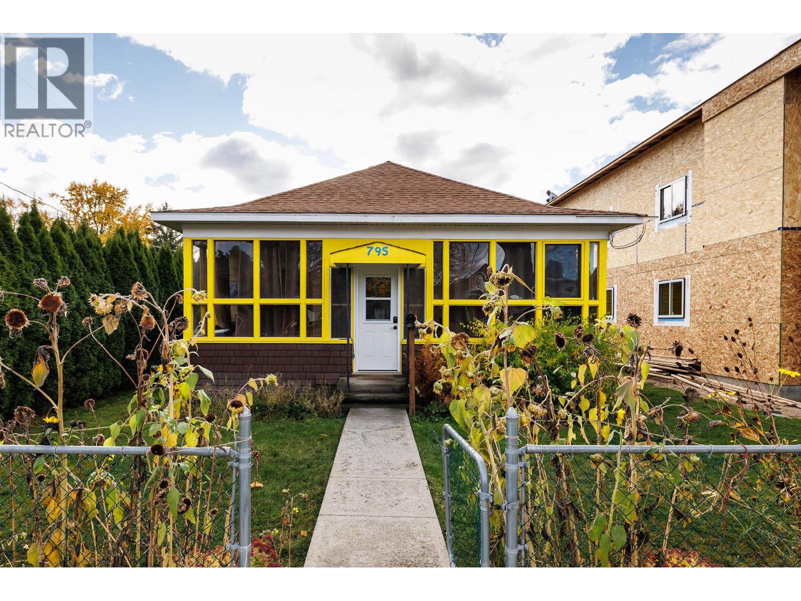  795 Lawson Avenue, Kelowna