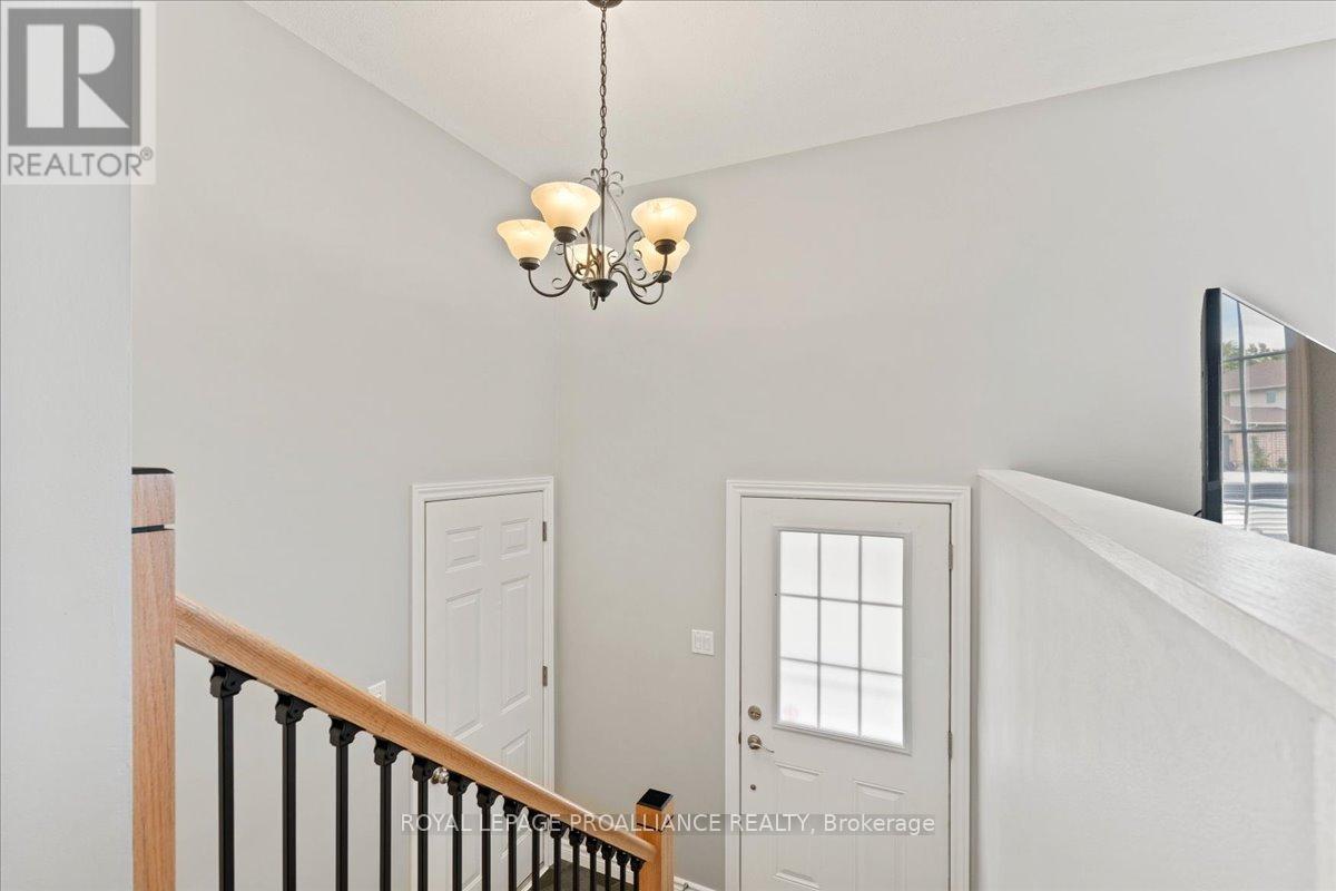 19 FLEMING ROAD - Photo 4 of 39, Quinte West (Trenton Ward), Ontario