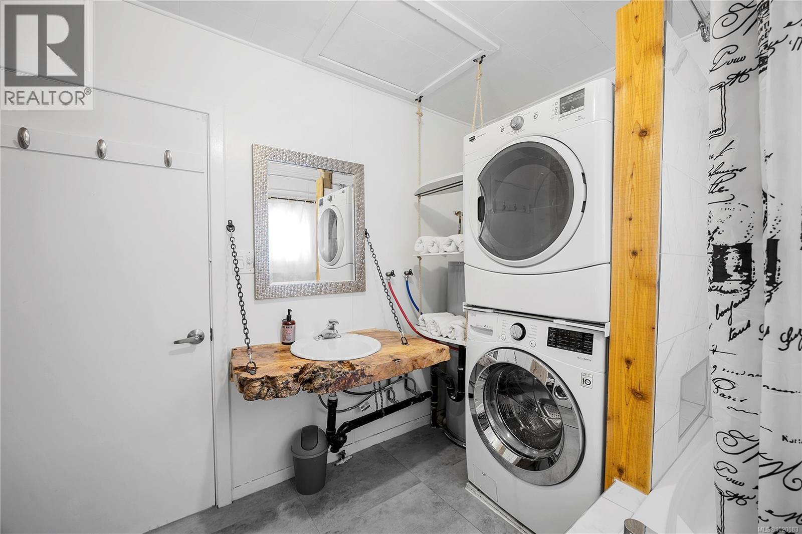 5788 Jaynes Rd, Duncan