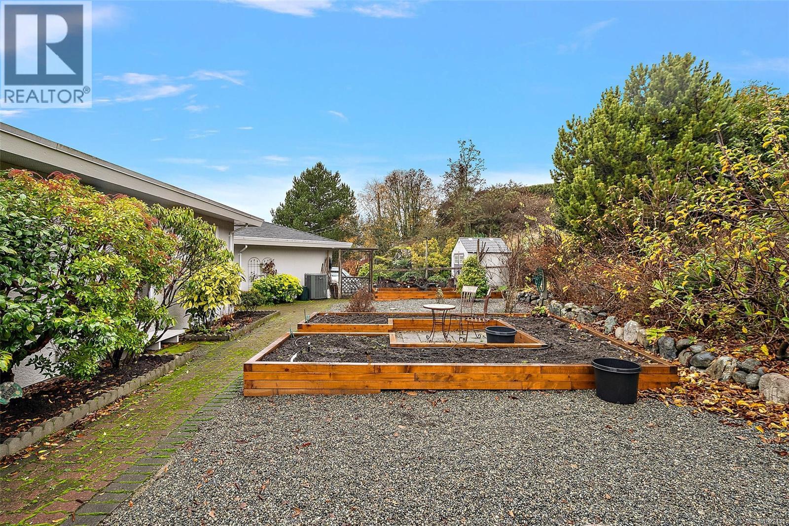 11008 Oriole Lane, North Saanich
