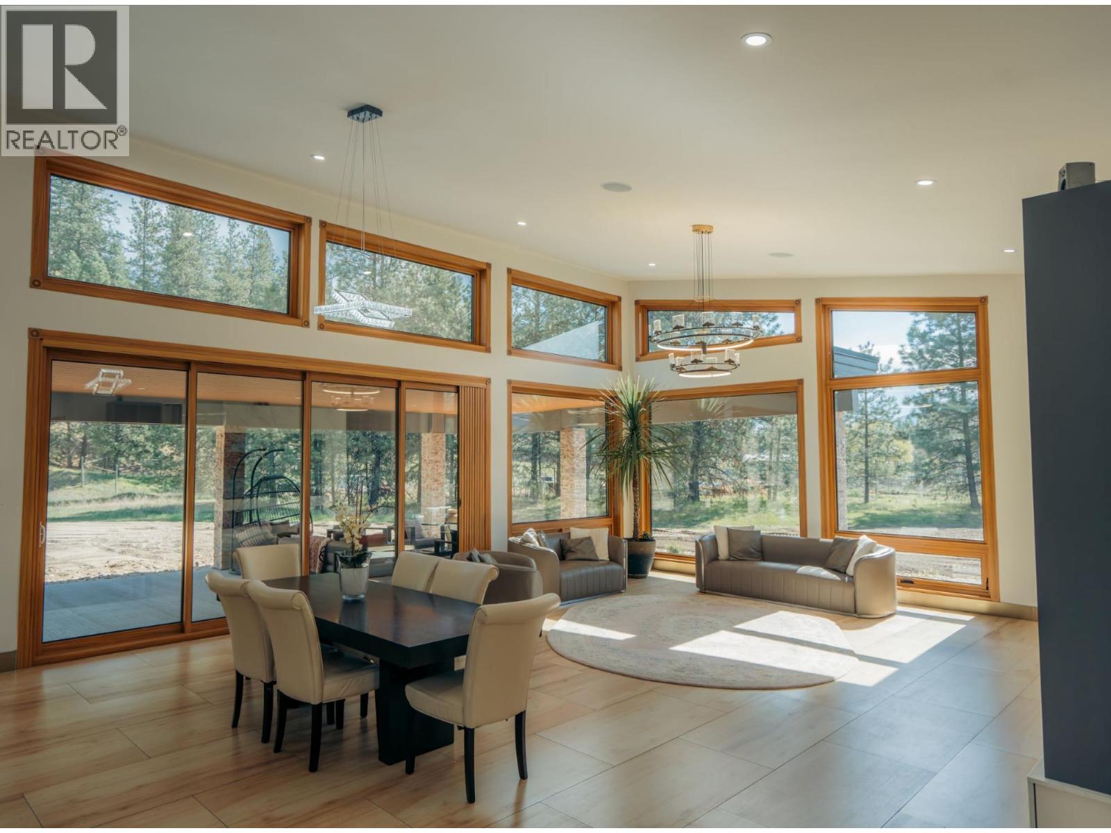  2465 COALCHUTE Road, Grand Forks