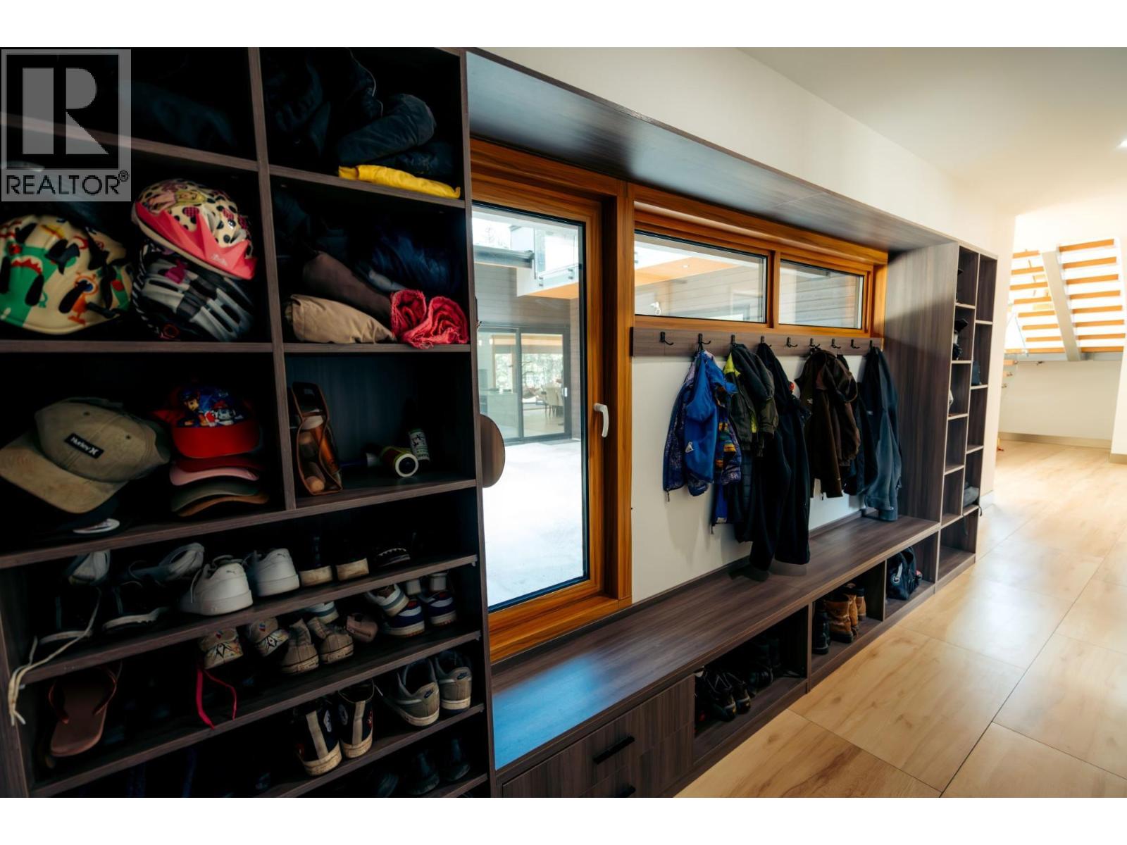  2465 COALCHUTE Road, Grand Forks