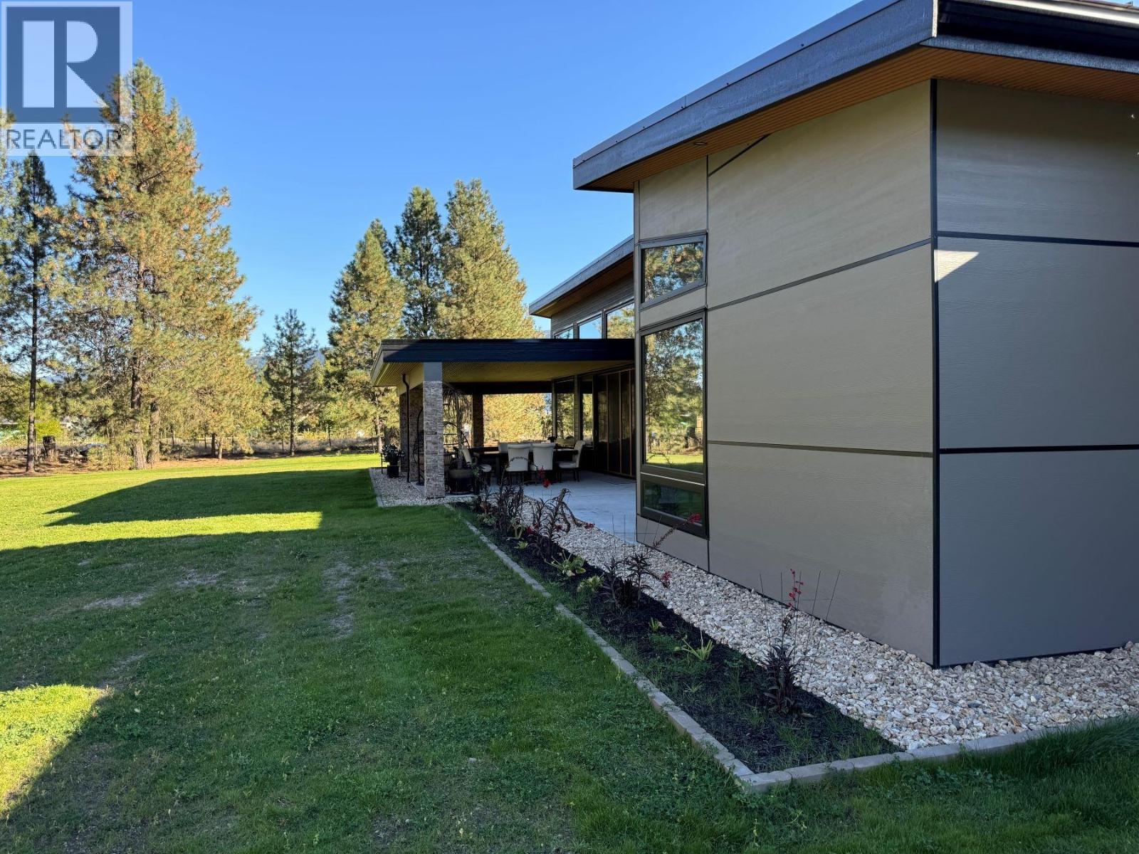  2465 COALCHUTE Road, Grand Forks