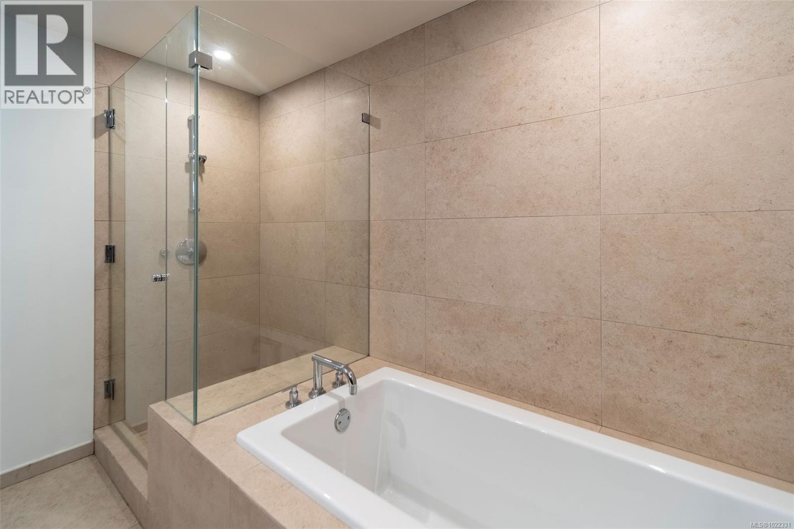 213 100 Saghalie Road, Victoria