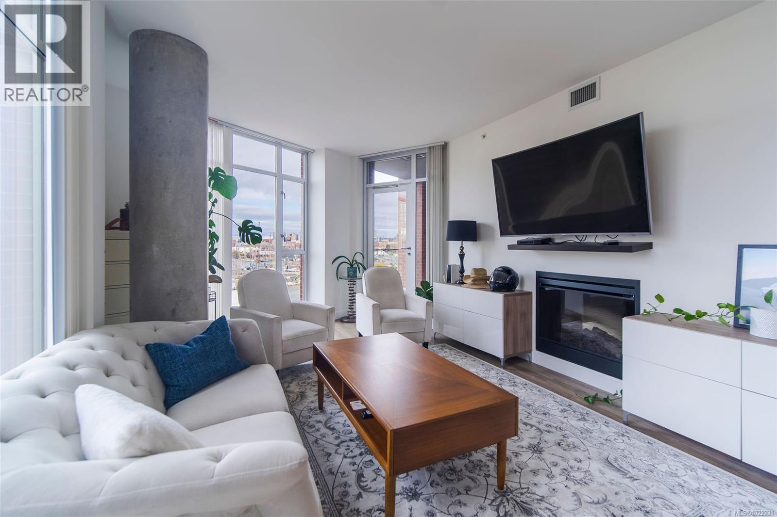 213 100 Saghalie Road, Victoria