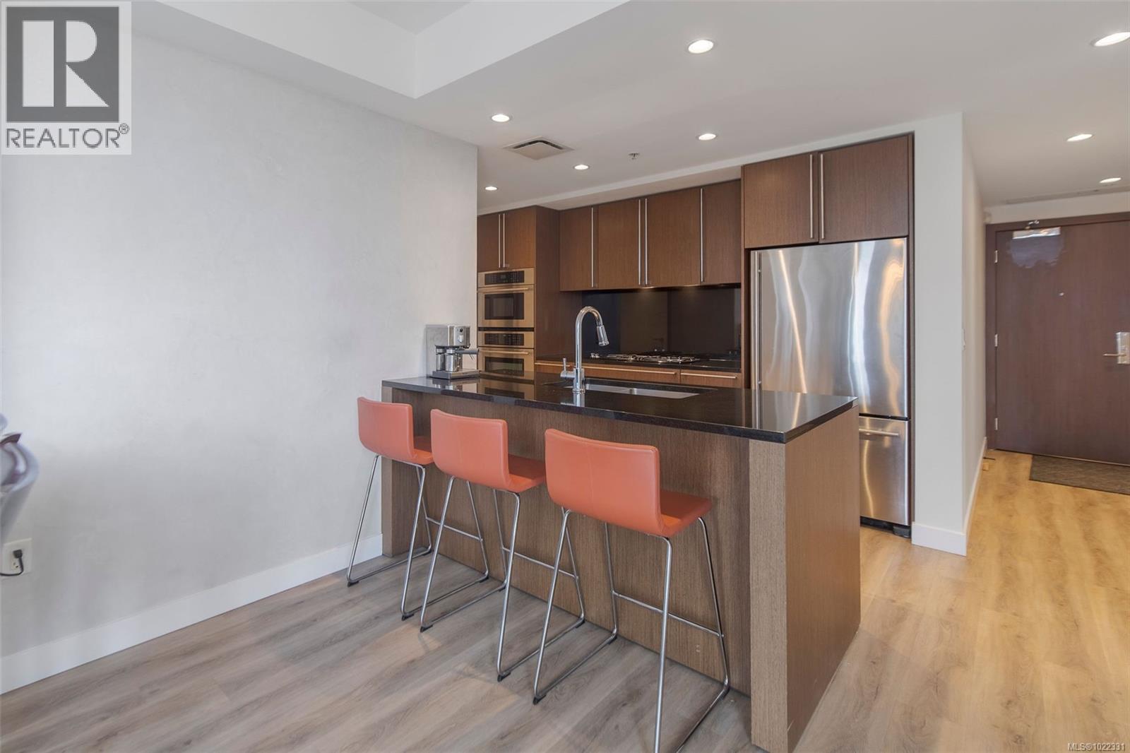 213 100 Saghalie Road, Victoria