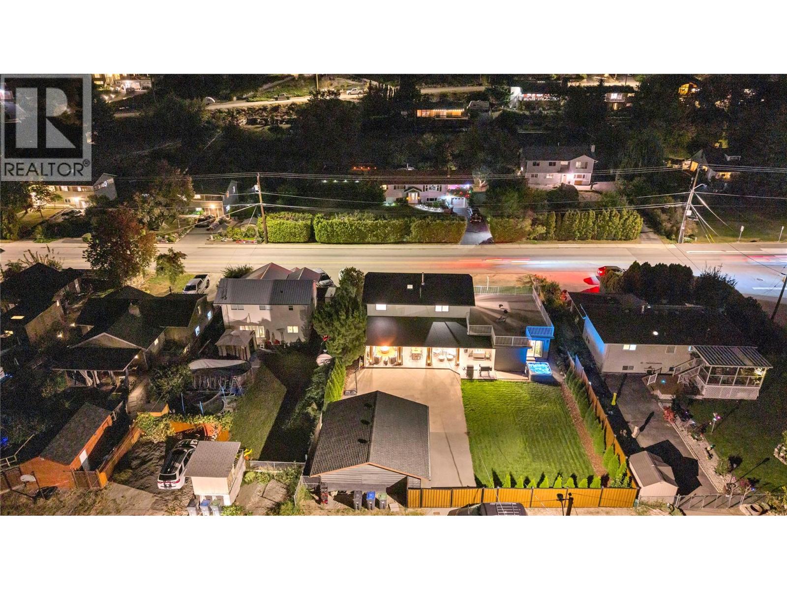 10816 Victoria Road S, Summerland