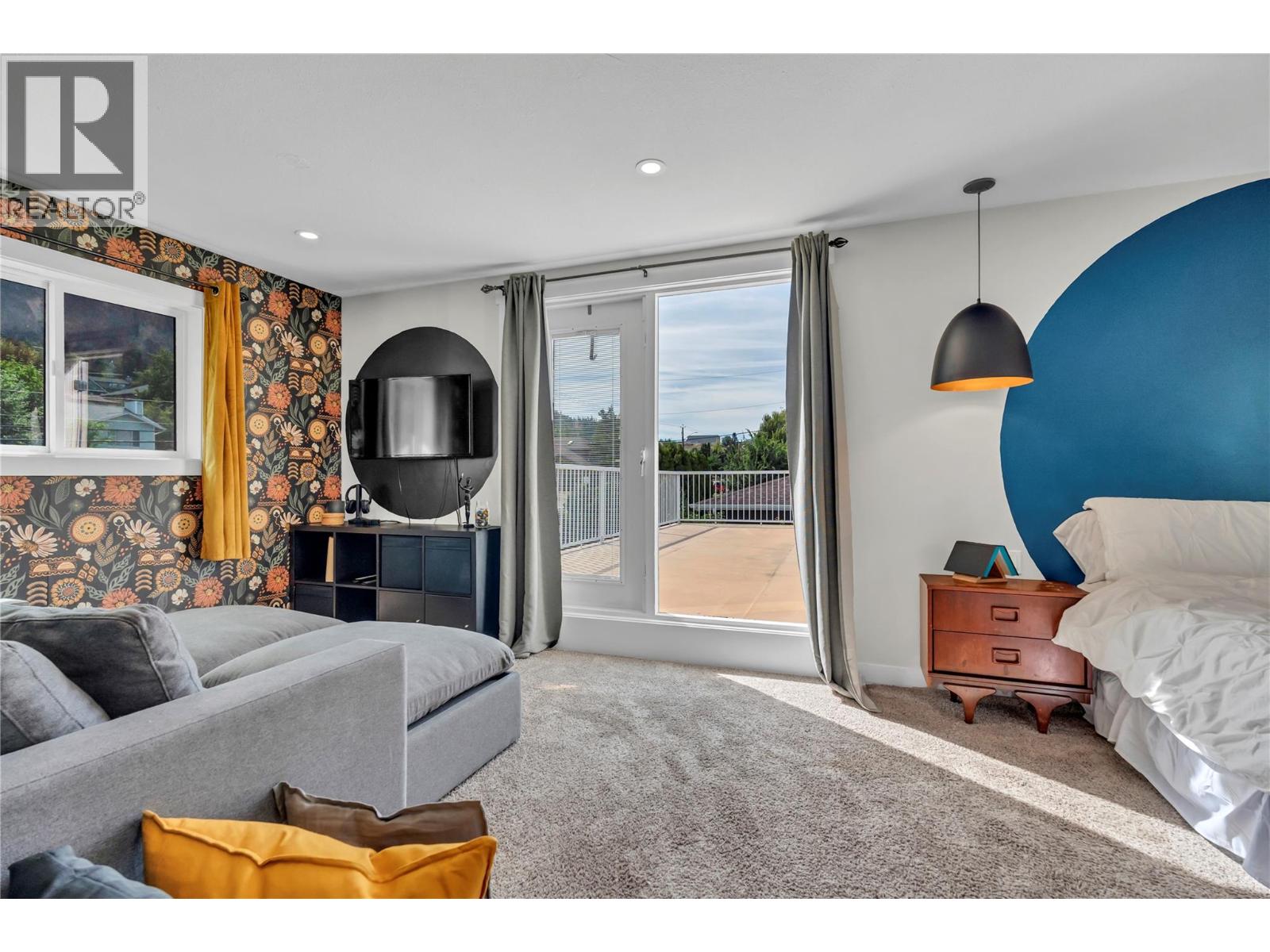 10816 Victoria Road S, Summerland