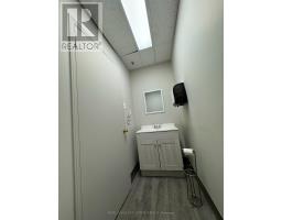 202 - 140 Dunlop Street E, Barrie, ON L4M6H1 Photo 16
