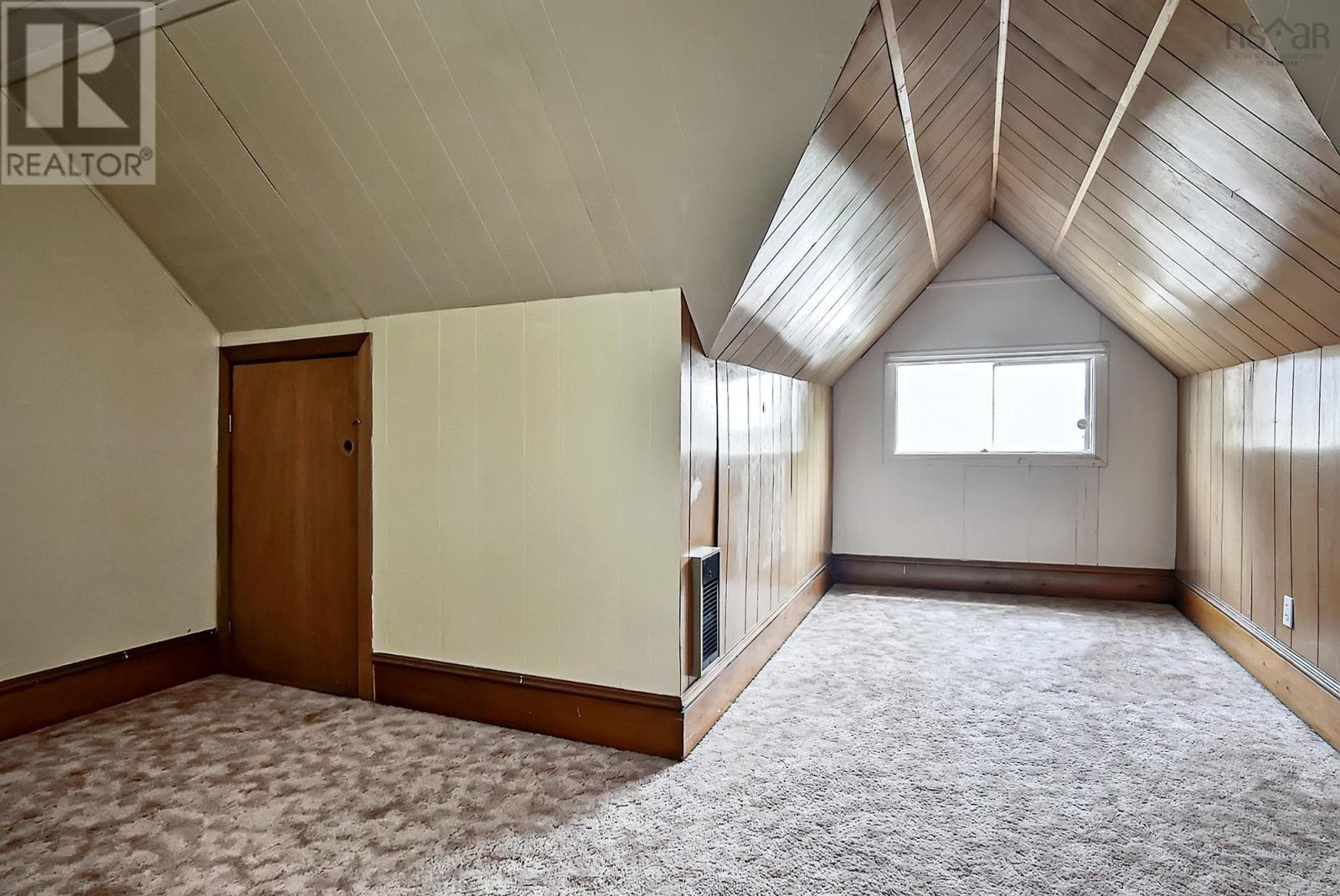 Property 42 of 49 of 172, 184, 194 King Street