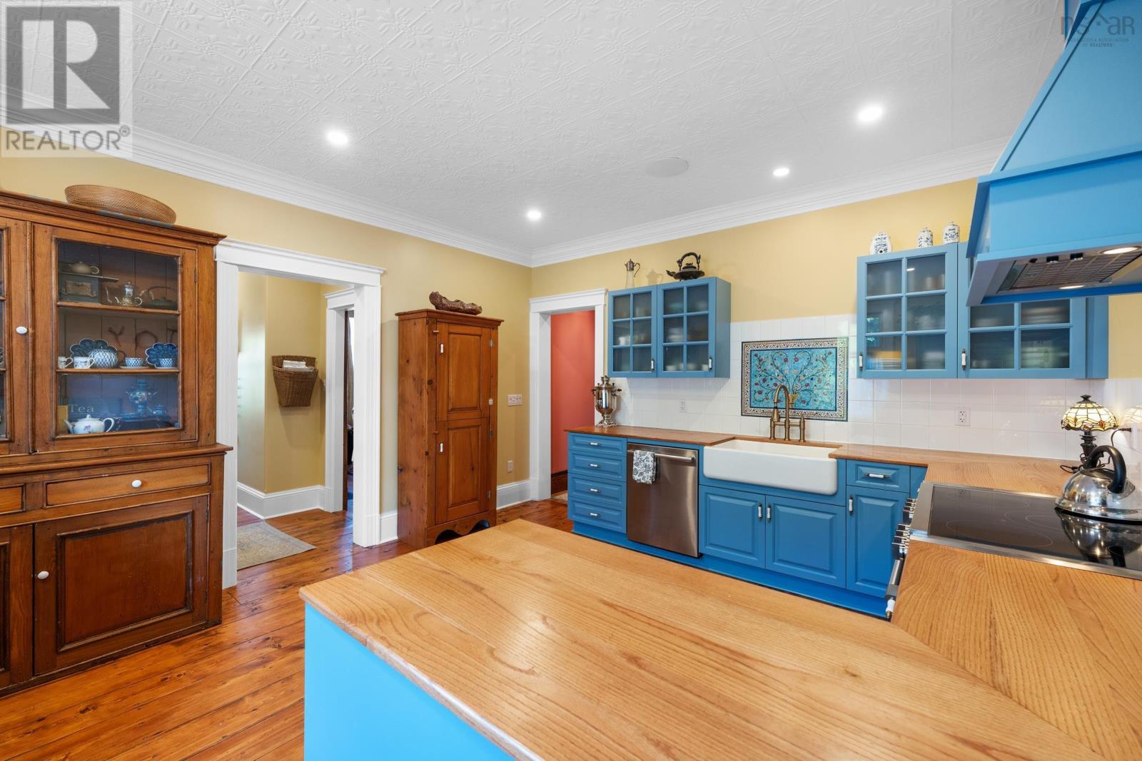 Property 20 of 34 of 95 First Avenue