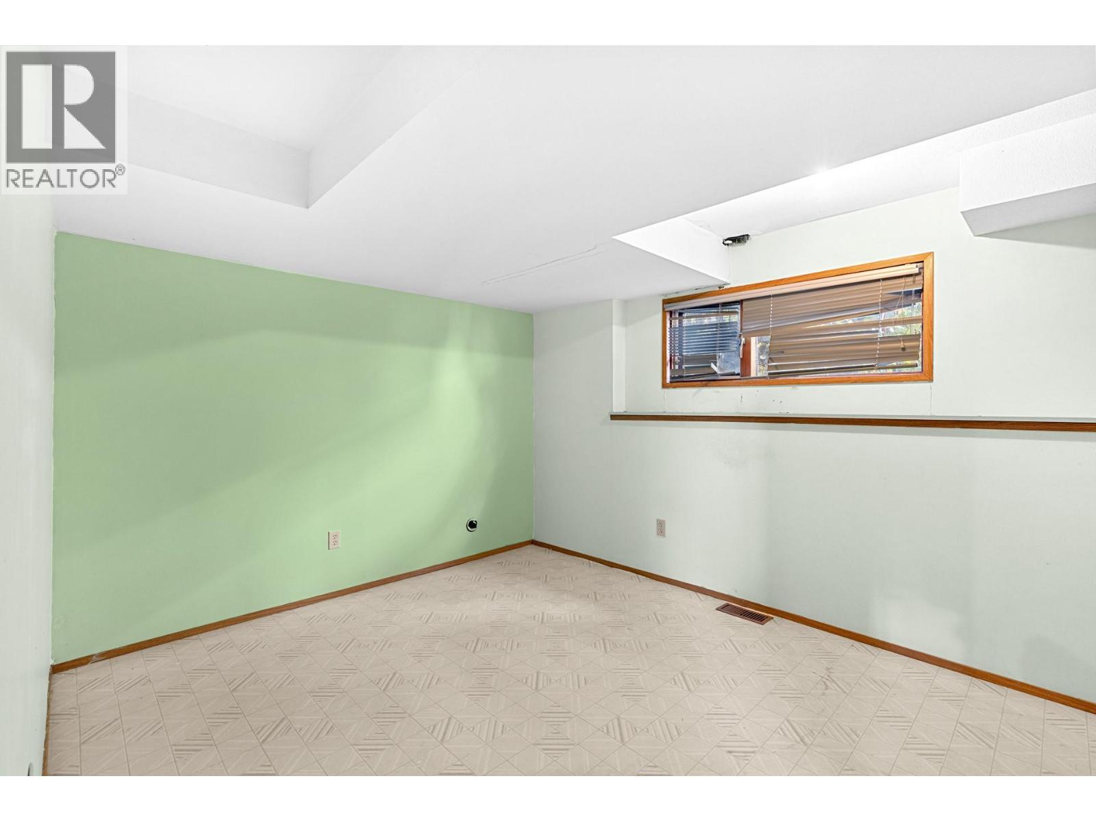  320 Moubray Road, Kelowna