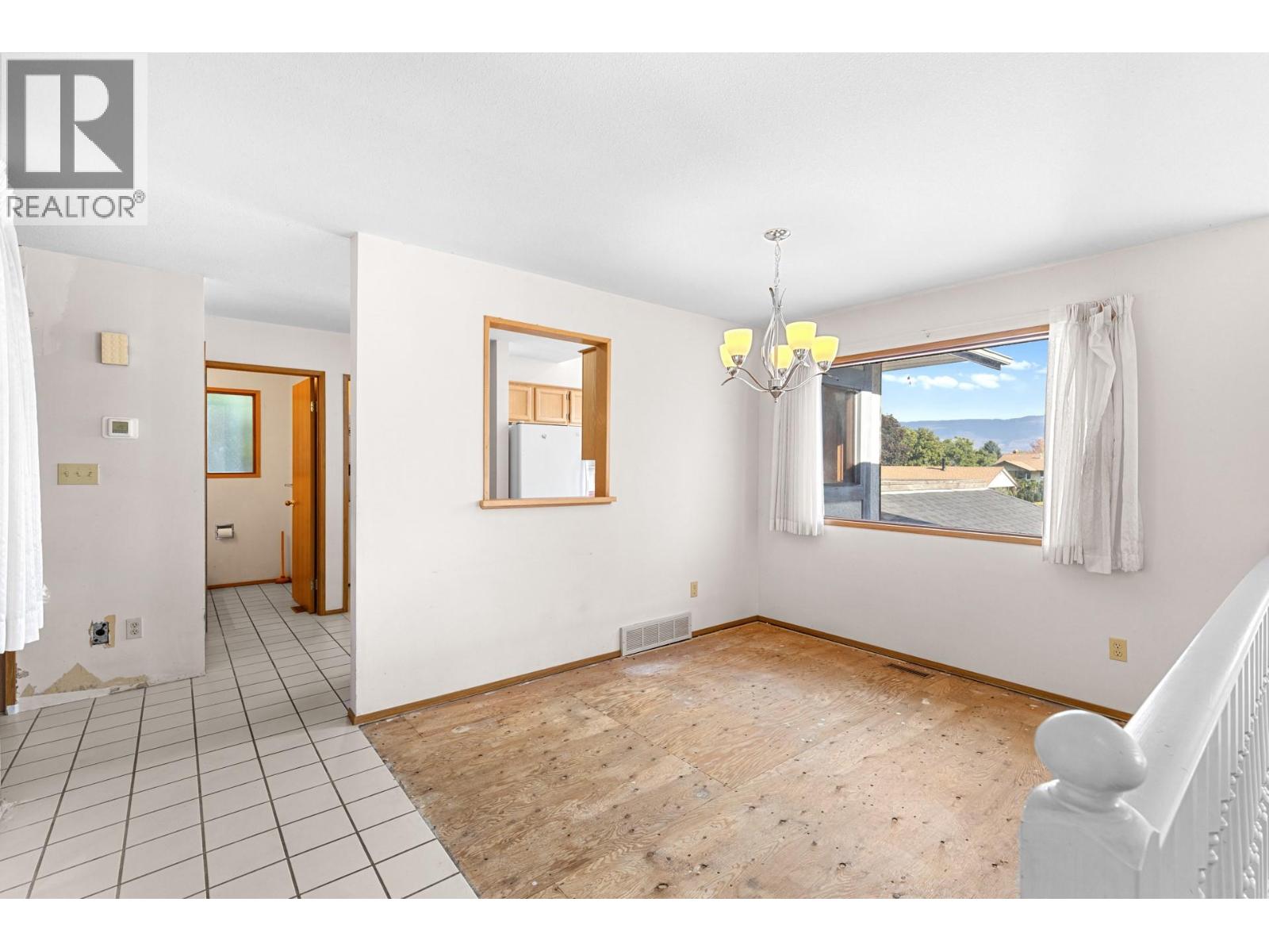  320 Moubray Road, Kelowna