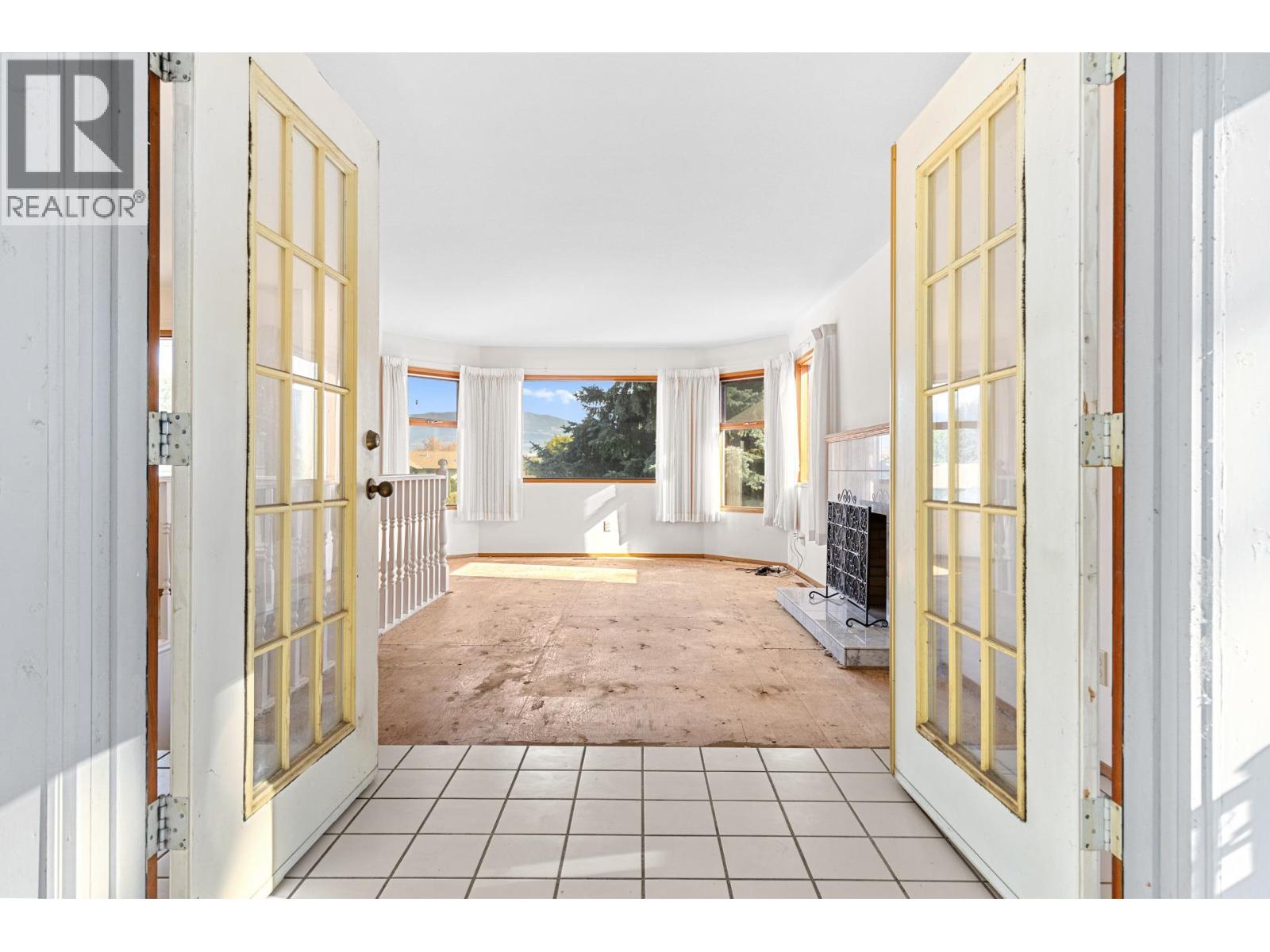  320 Moubray Road, Kelowna