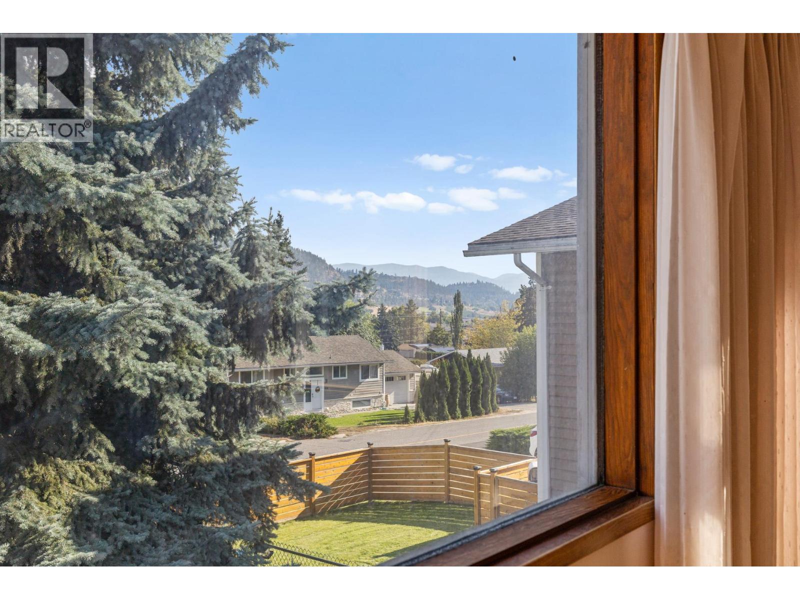  320 Moubray Road, Kelowna