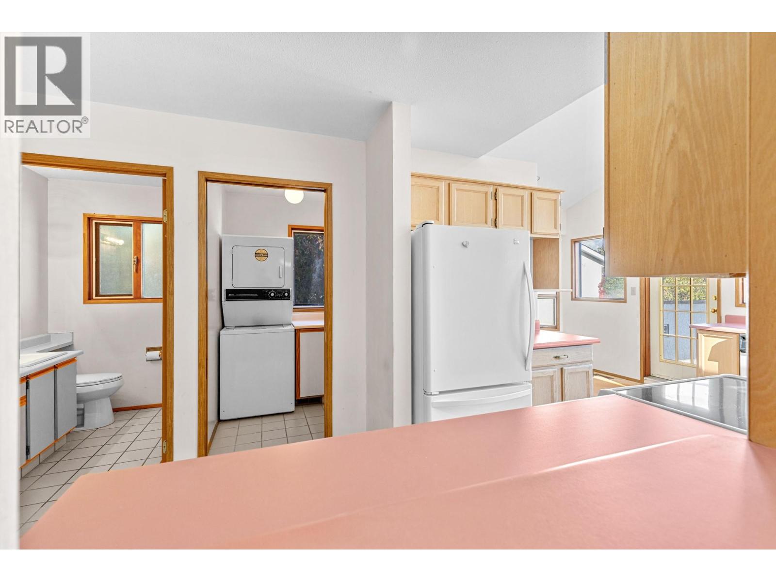  320 Moubray Road, Kelowna